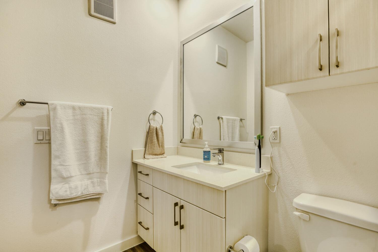 6324 N Lamar Blvd # 405, Austin, TX 78752