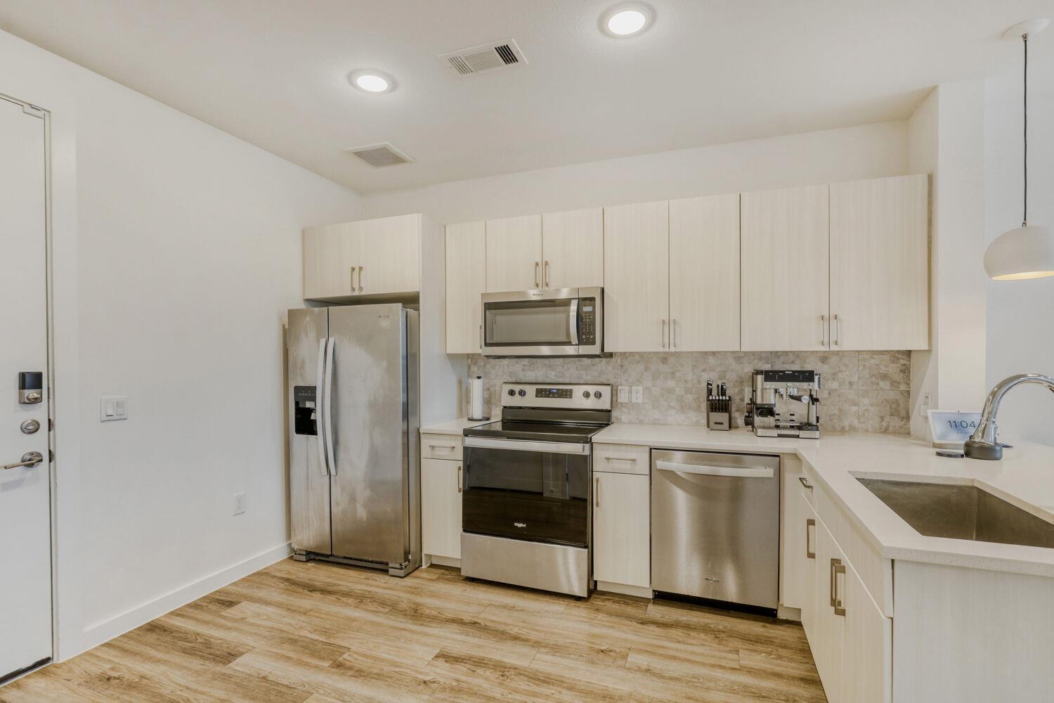 6324 N Lamar Blvd # 405, Austin, TX 78752