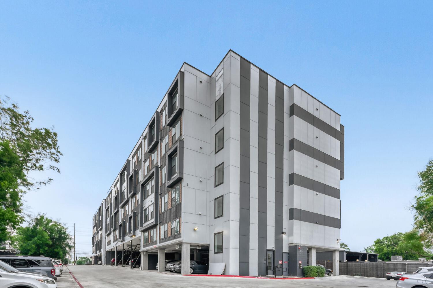 6324 N Lamar Blvd # 405, Austin, TX 78752
