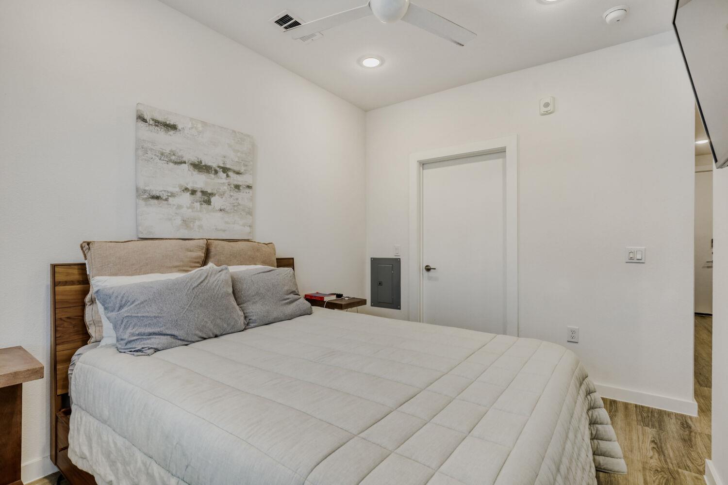 6324 N Lamar Blvd # 405, Austin, TX 78752