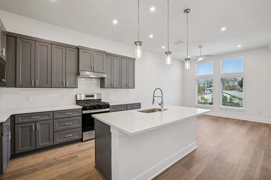 200 W 56th St # 8102, Austin, TX 78751
