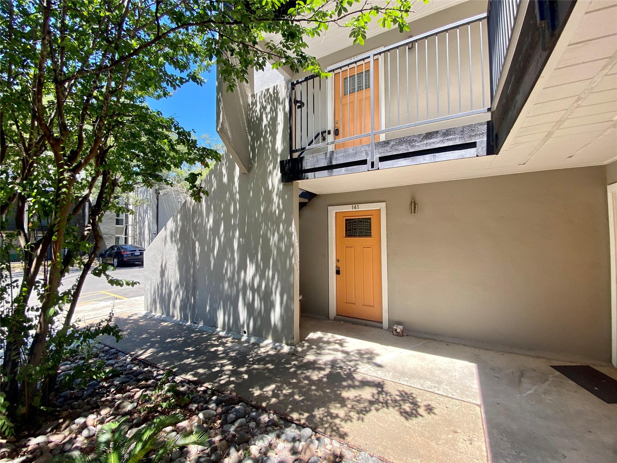 935 La Posada Dr # 141, Austin, TX 78752