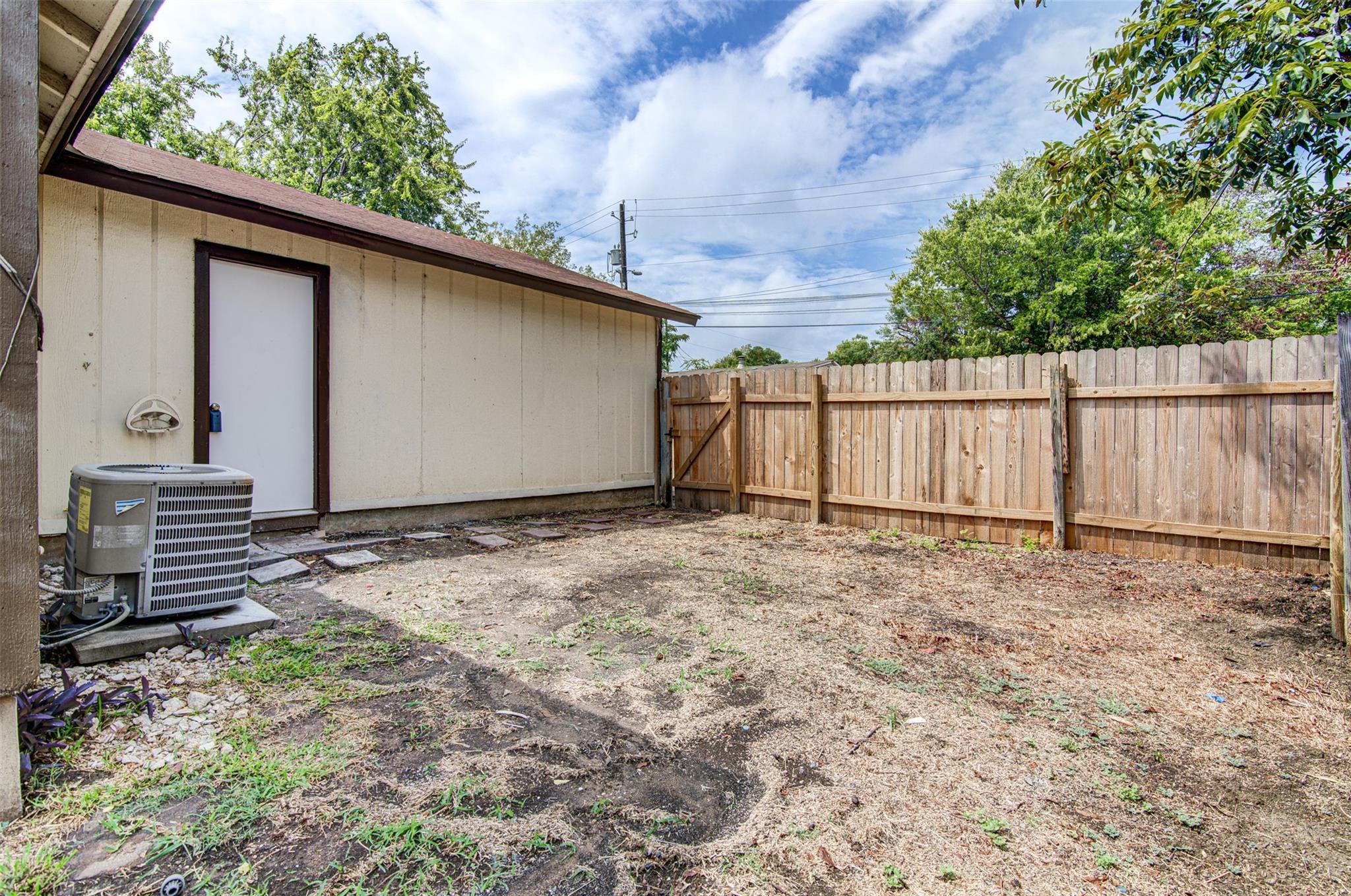 8112 West Gate Blvd # A, Austin, TX 78745