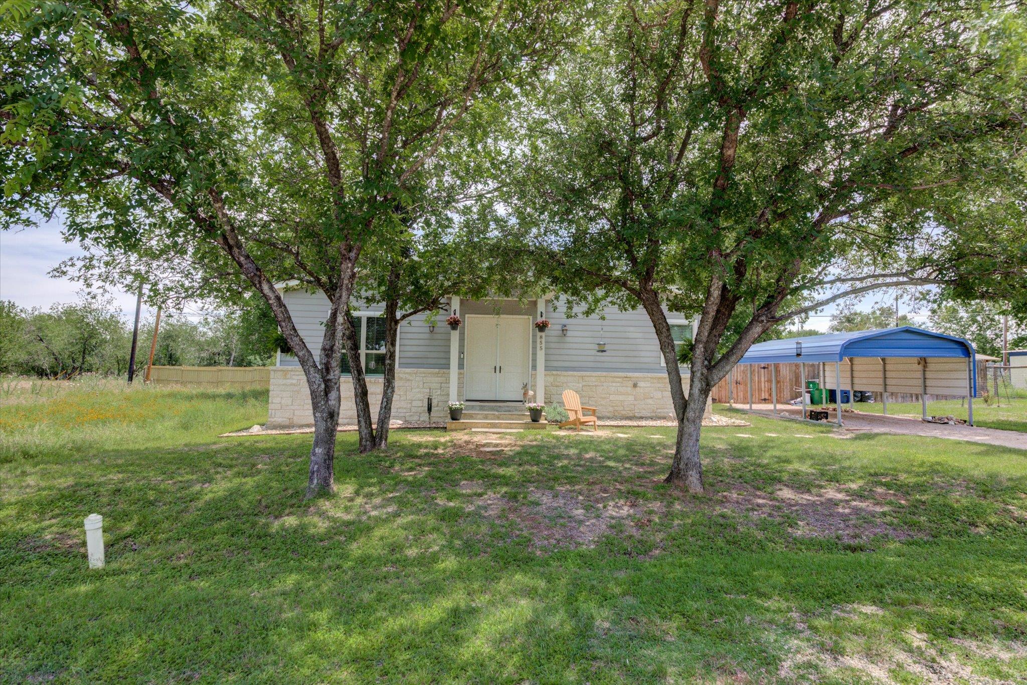 855 Aspen Ln, Cottonwood Shores, TX 78657