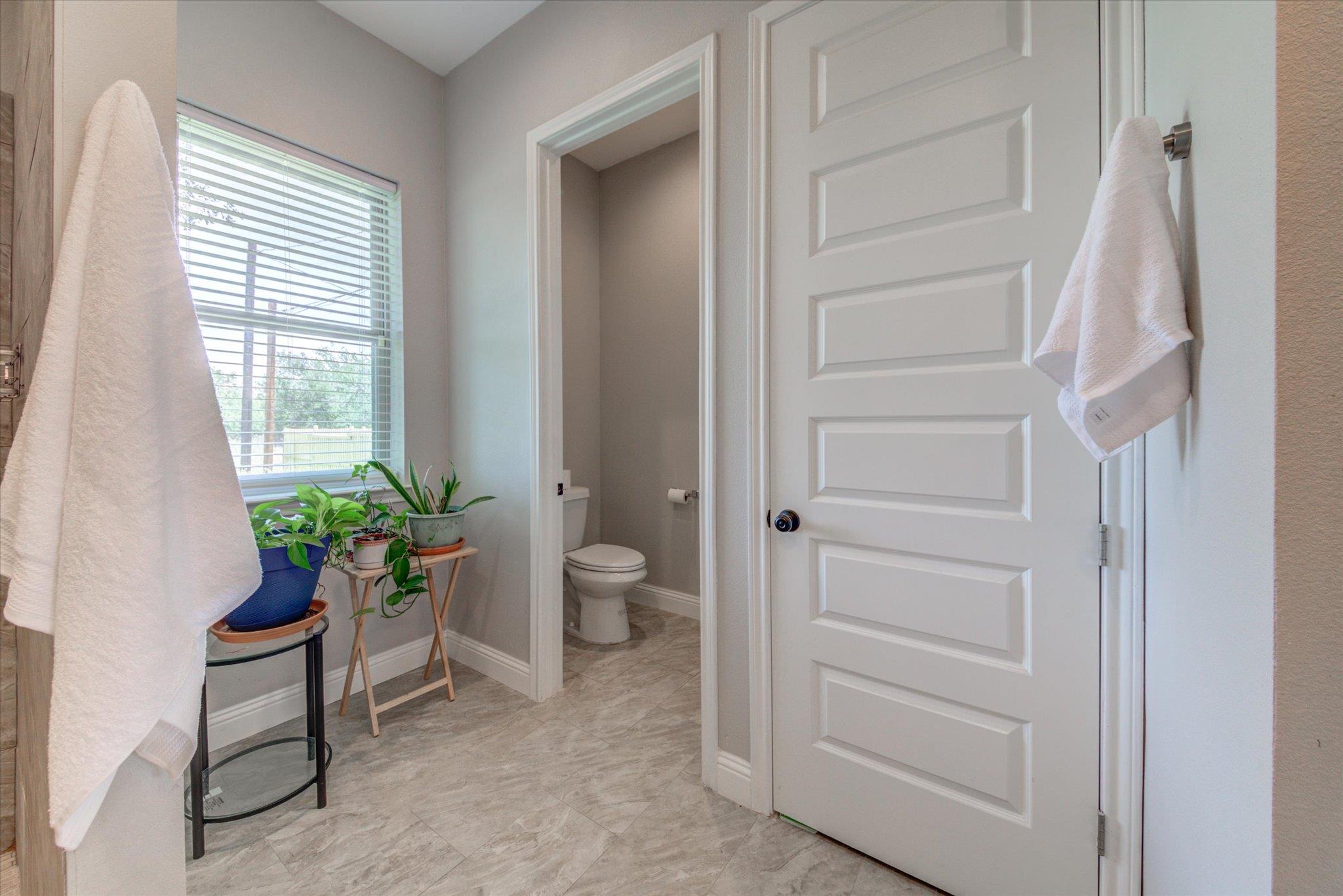 855 Aspen Ln, Cottonwood Shores, TX 78657