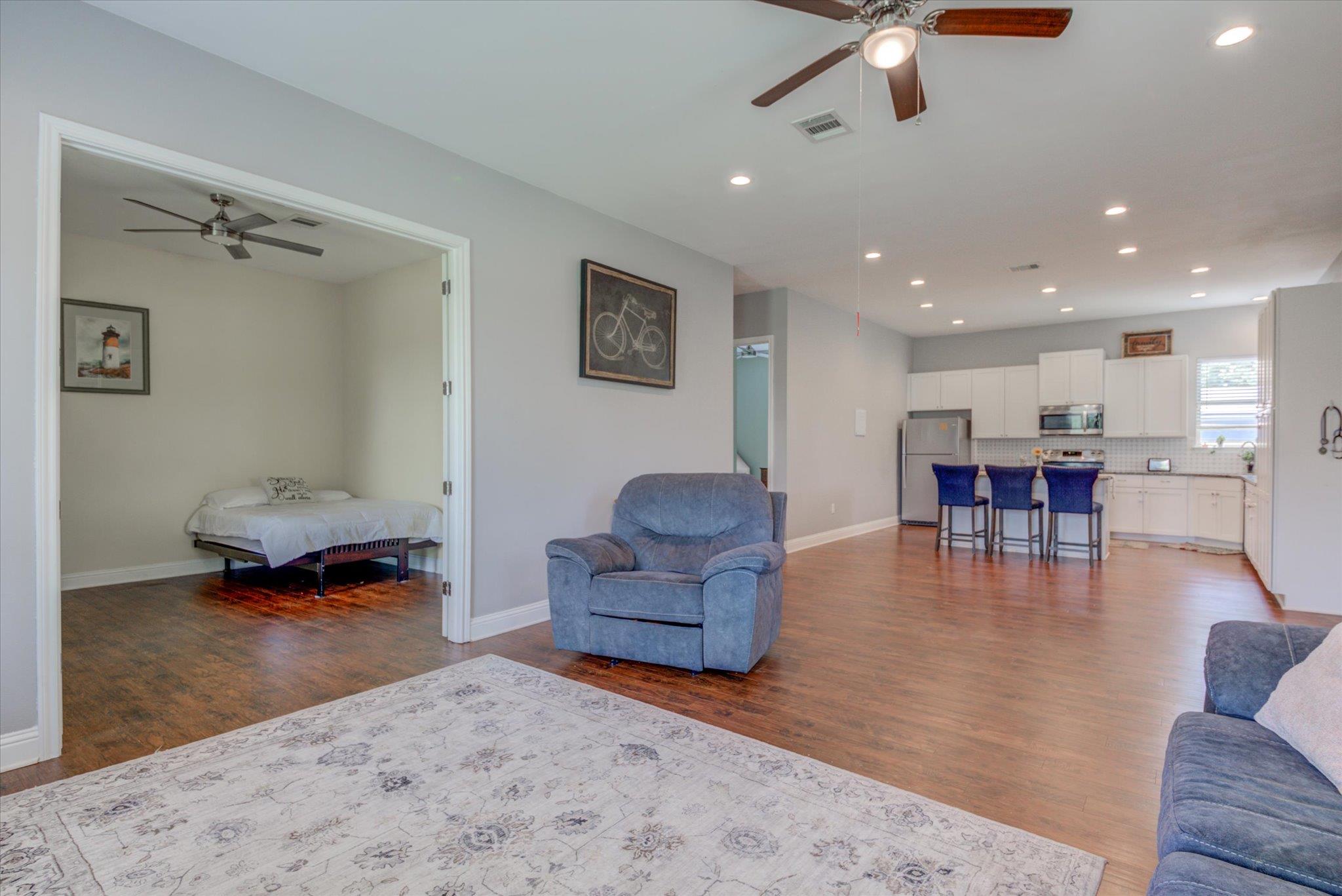 855 Aspen Ln, Cottonwood Shores, TX 78657