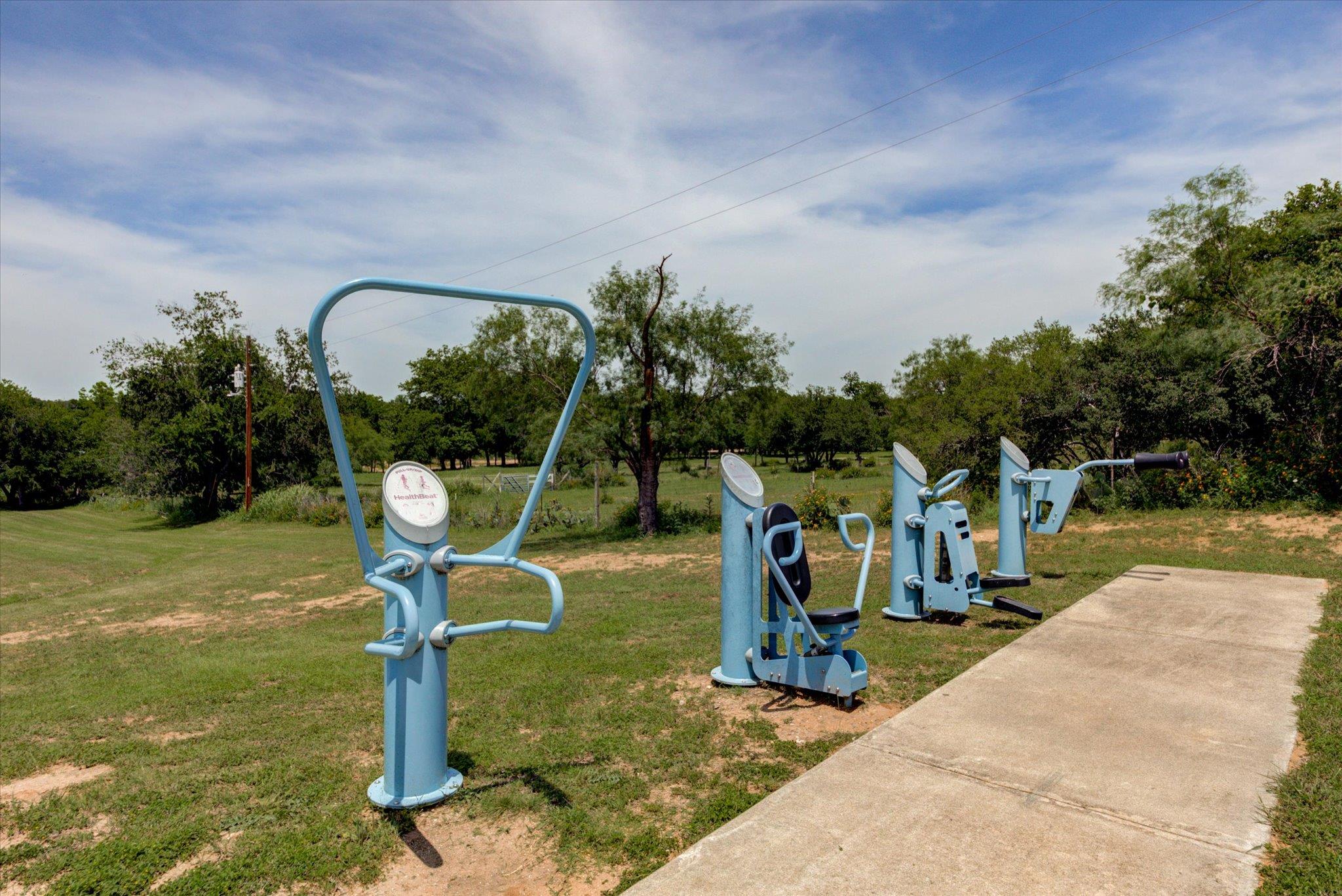 855 Aspen Ln, Cottonwood Shores, TX 78657