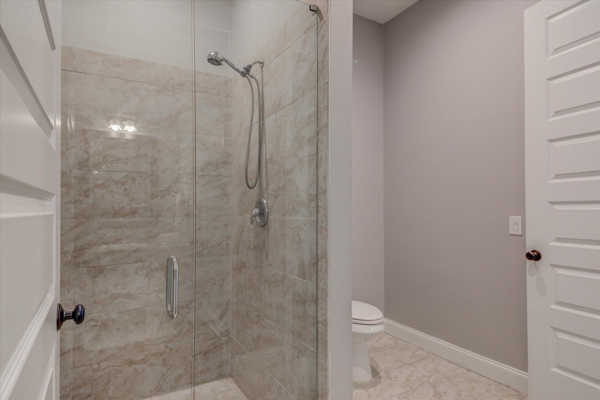 855 Aspen Ln, Cottonwood Shores, TX 78657