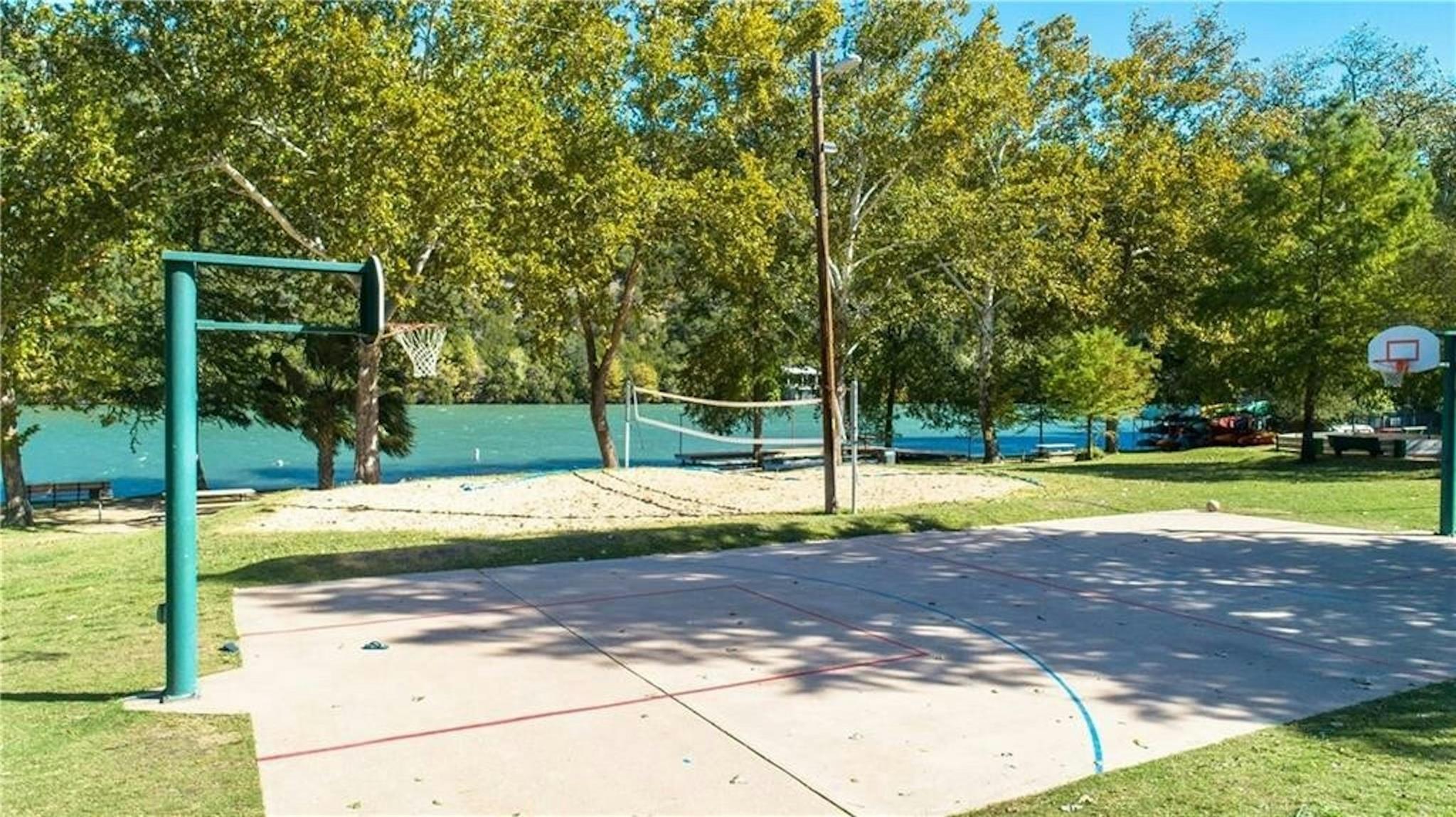2803 Edgewater Dr, Austin, TX 78733