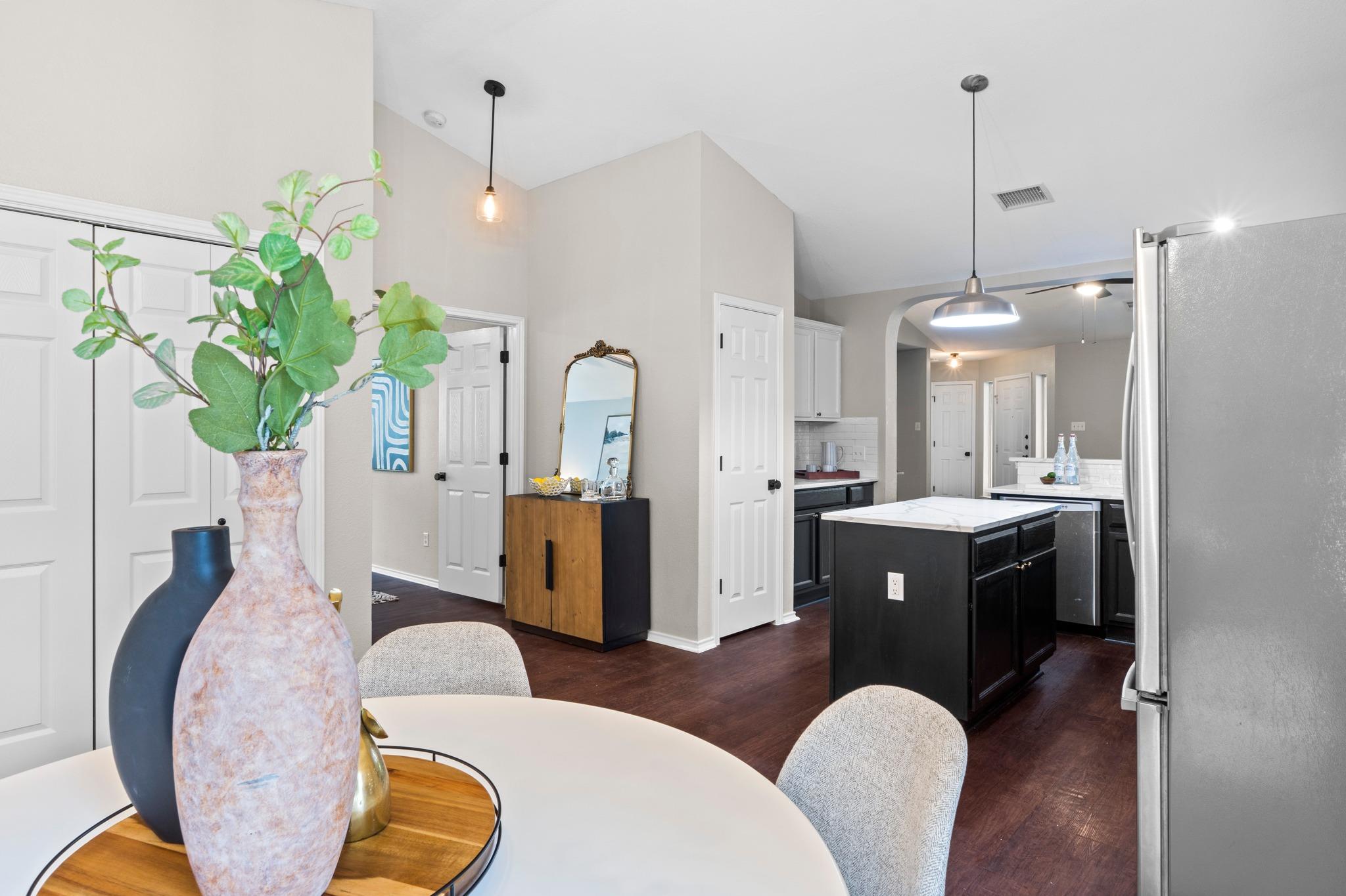 1042 Monadale Trl, Round Rock, TX 78664