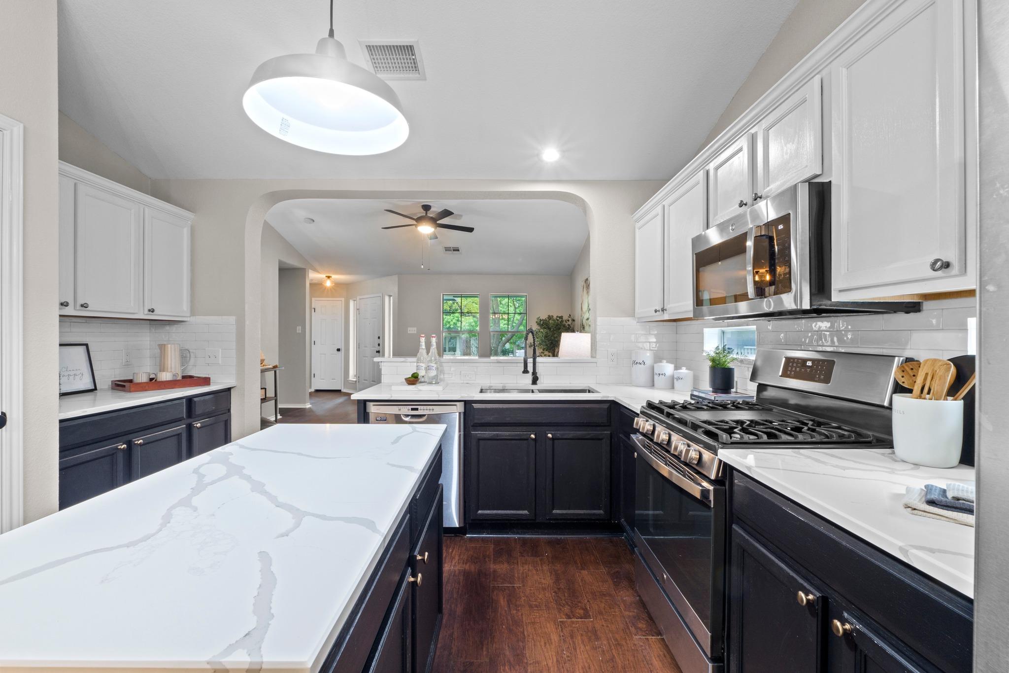 1042 Monadale Trl, Round Rock, TX 78664