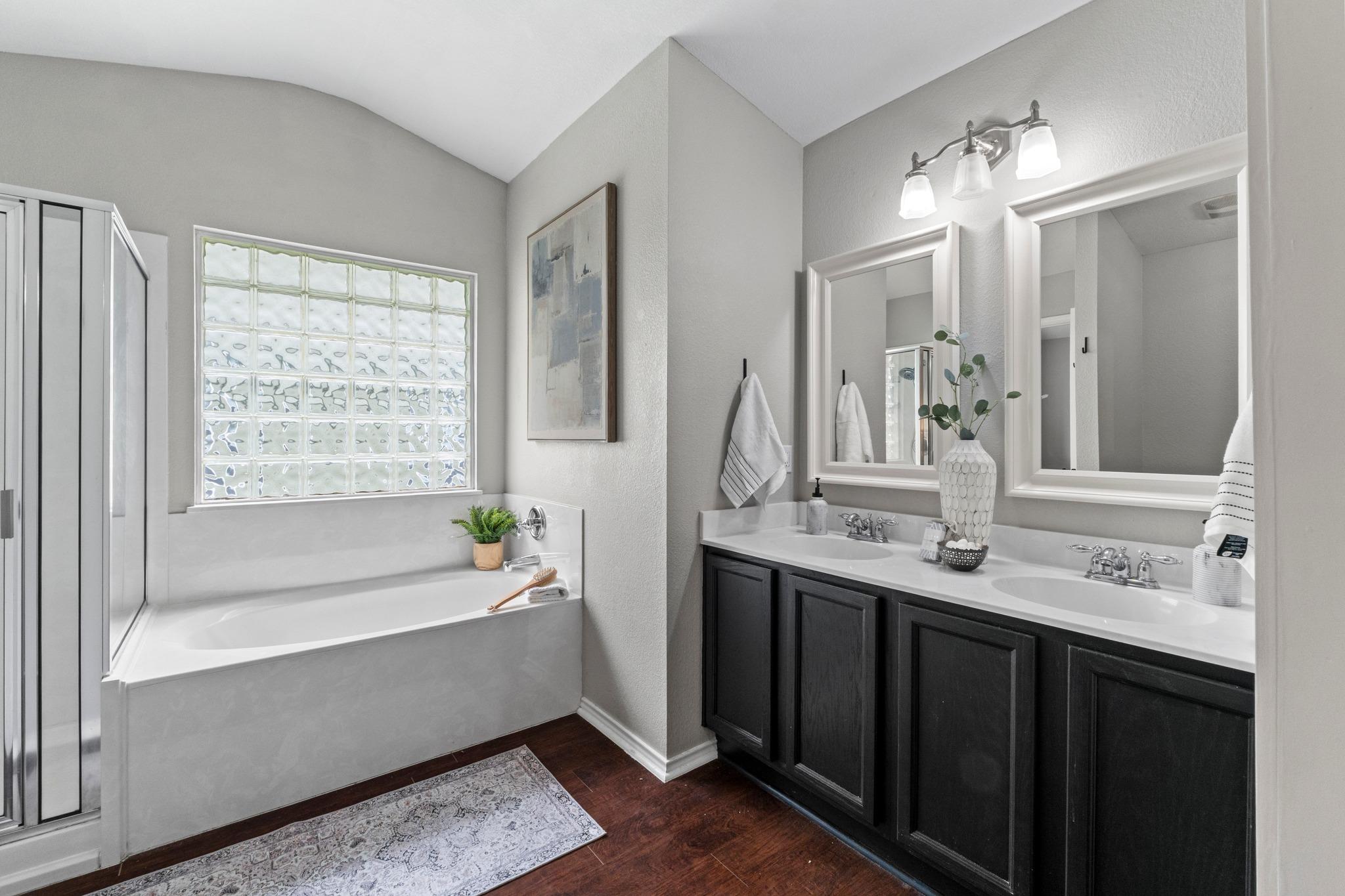 1042 Monadale Trl, Round Rock, TX 78664