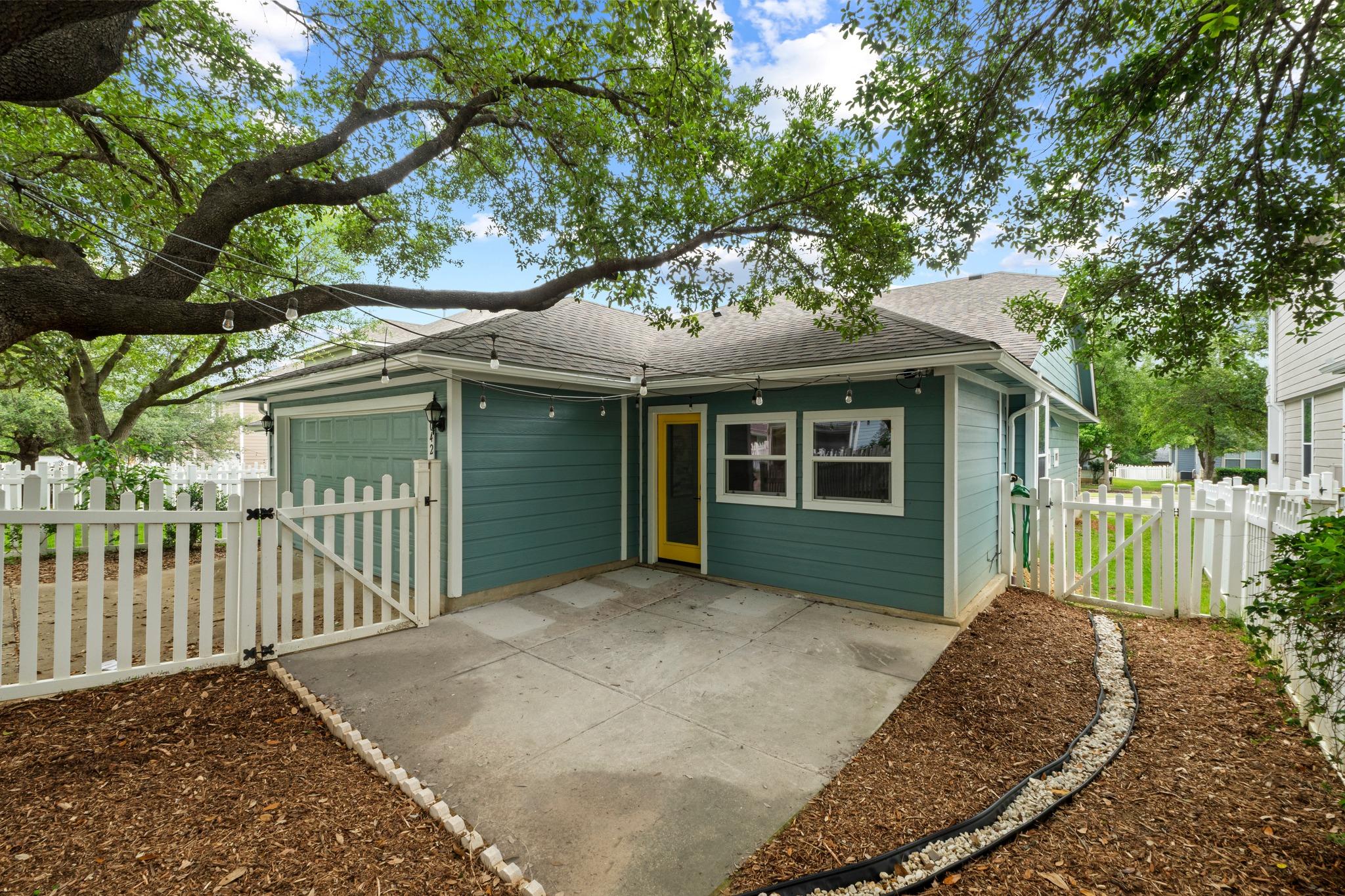 1042 Monadale Trl, Round Rock, TX 78664