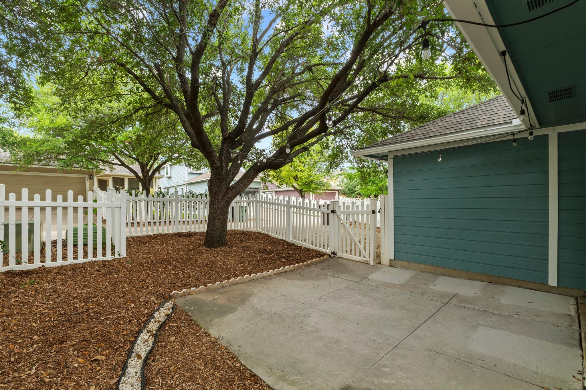 1042 Monadale Trl, Round Rock, TX 78664