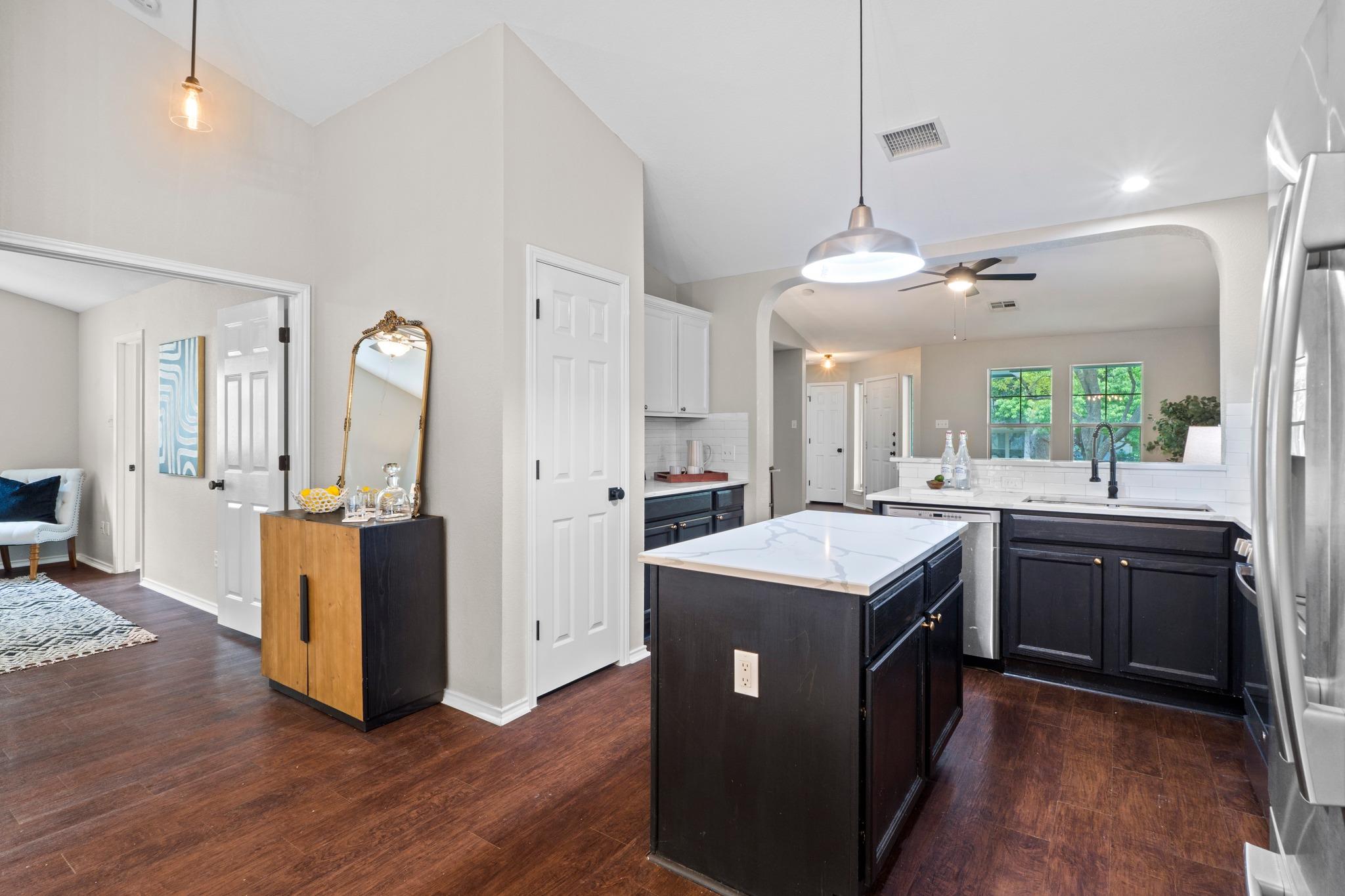 1042 Monadale Trl, Round Rock, TX 78664