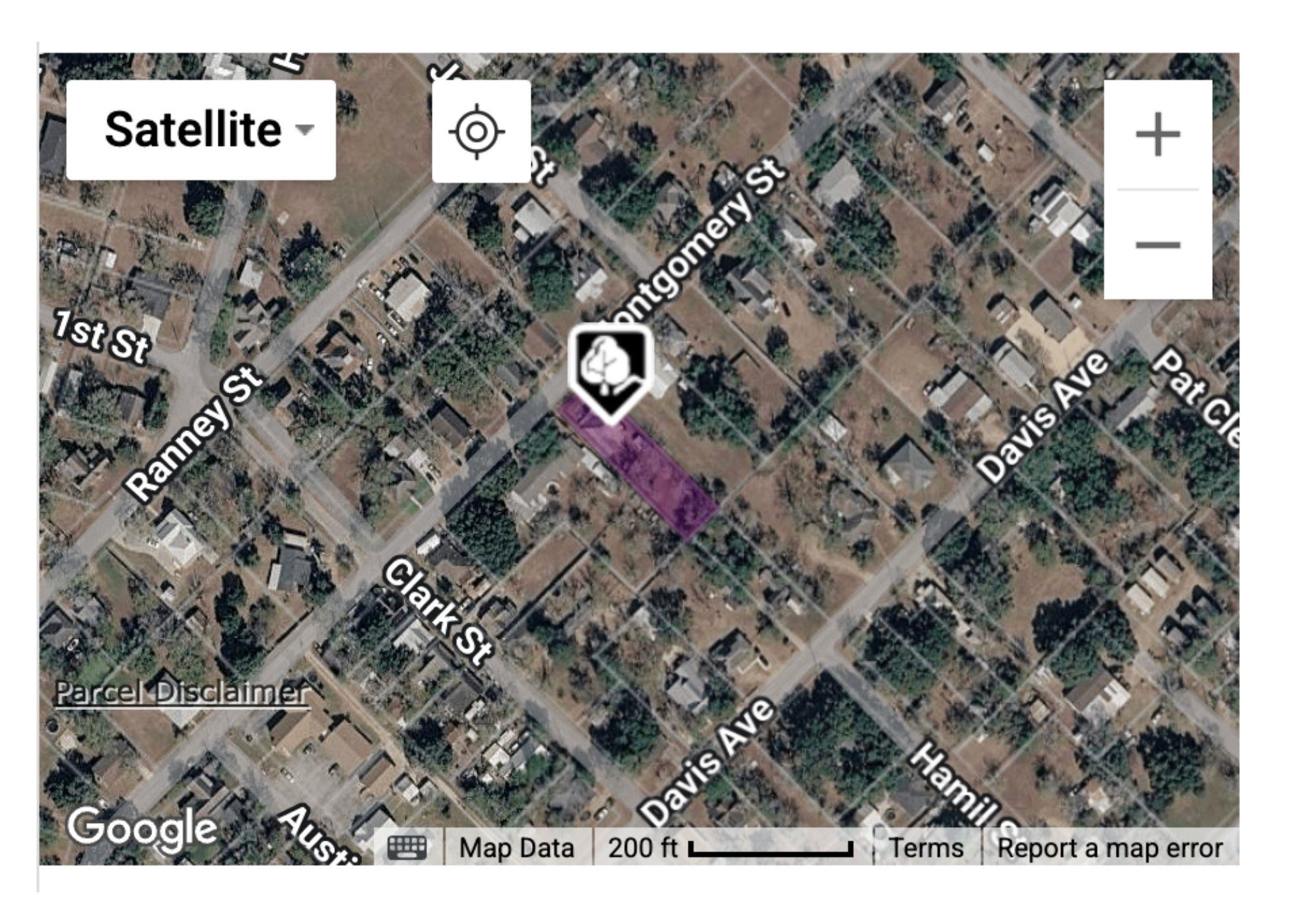 311 Montgomery St, Yoakum, TX 77995