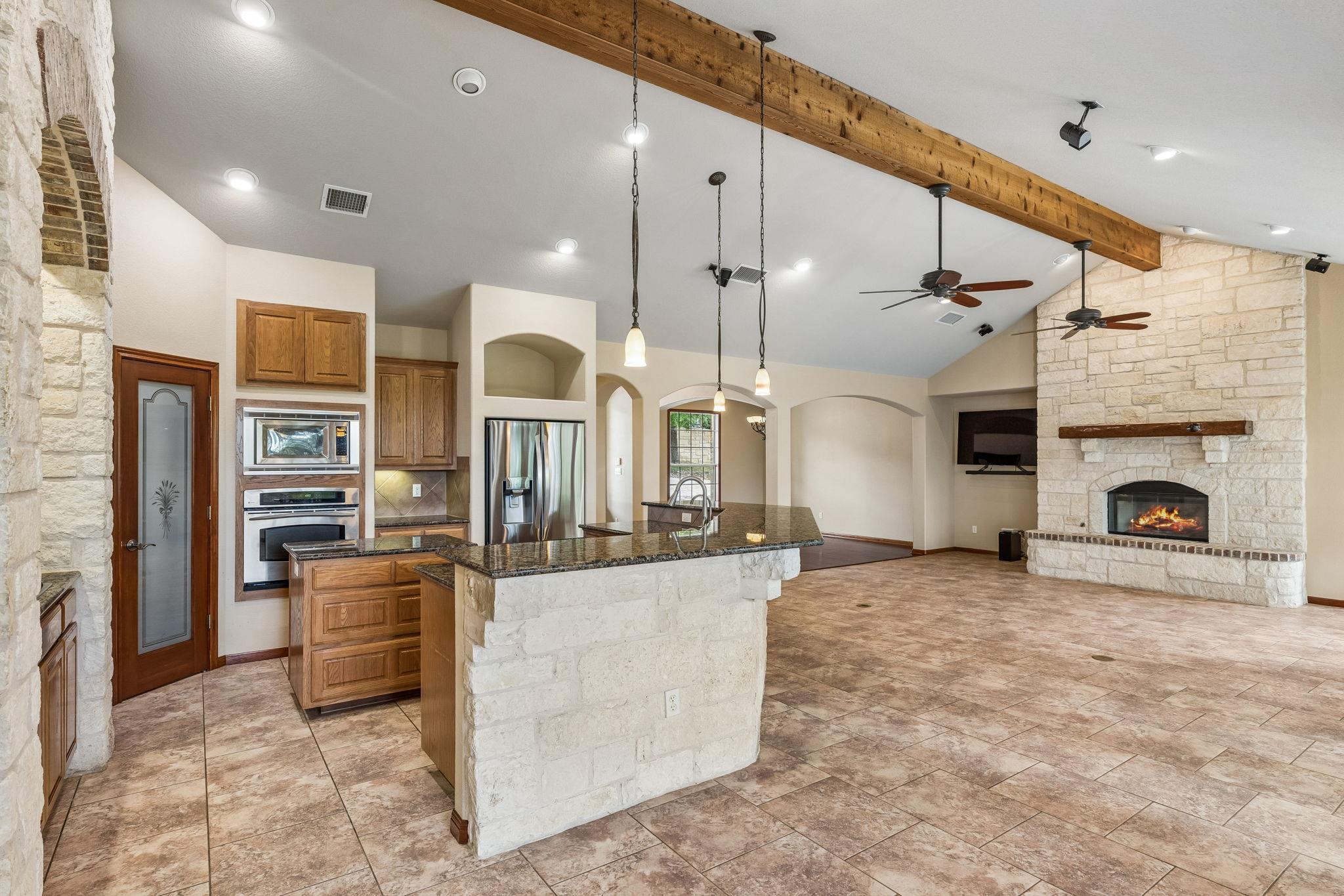 23621 Indian Divide Cv, Spicewood, TX 78669
