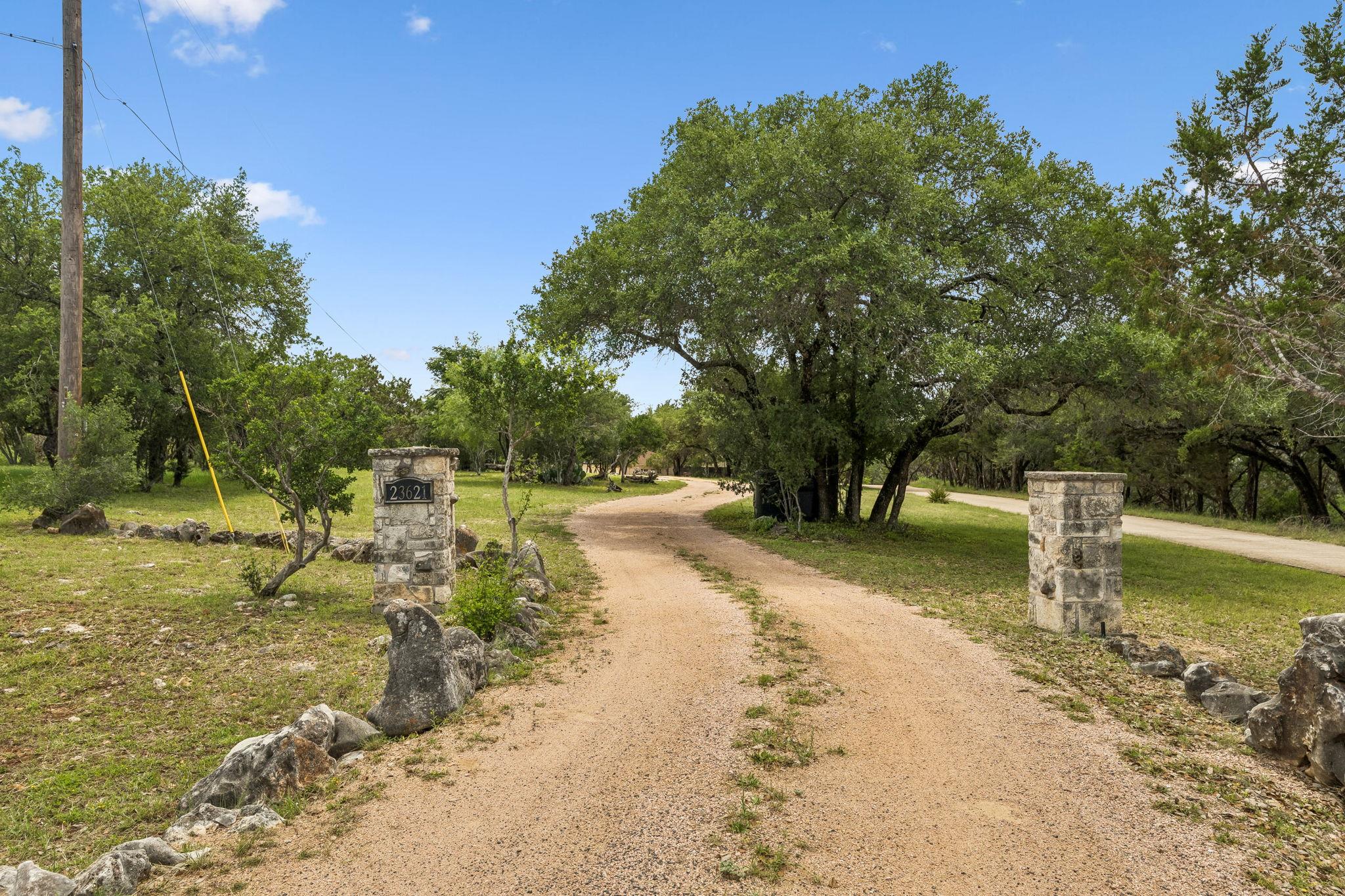 23621 Indian Divide Cv, Spicewood, TX 78669