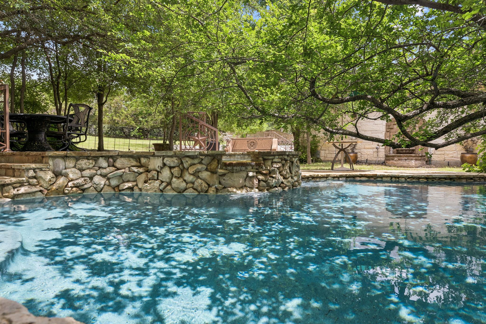 23621 Indian Divide Cv, Spicewood, TX 78669