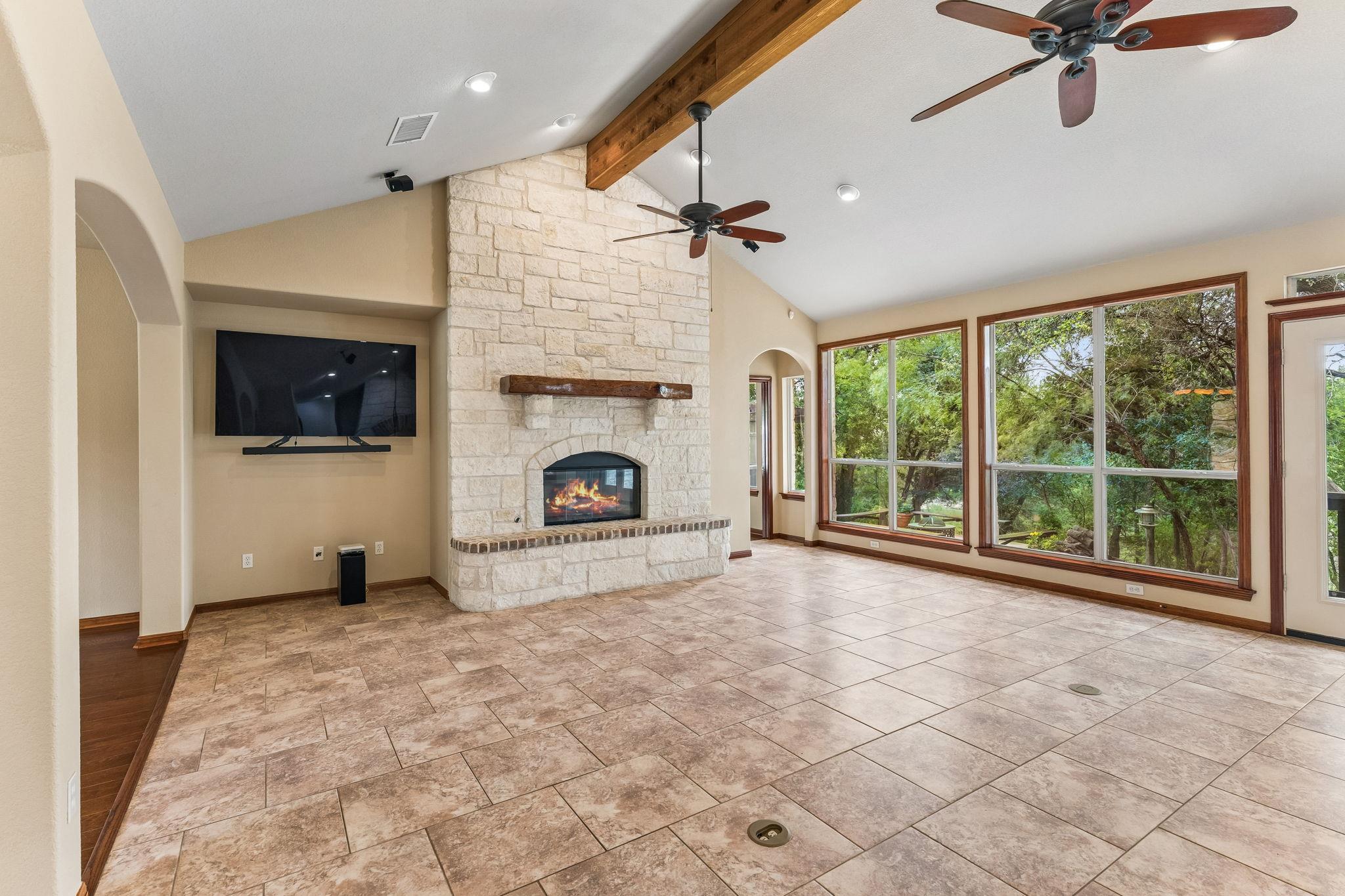 23621 Indian Divide Cv, Spicewood, TX 78669