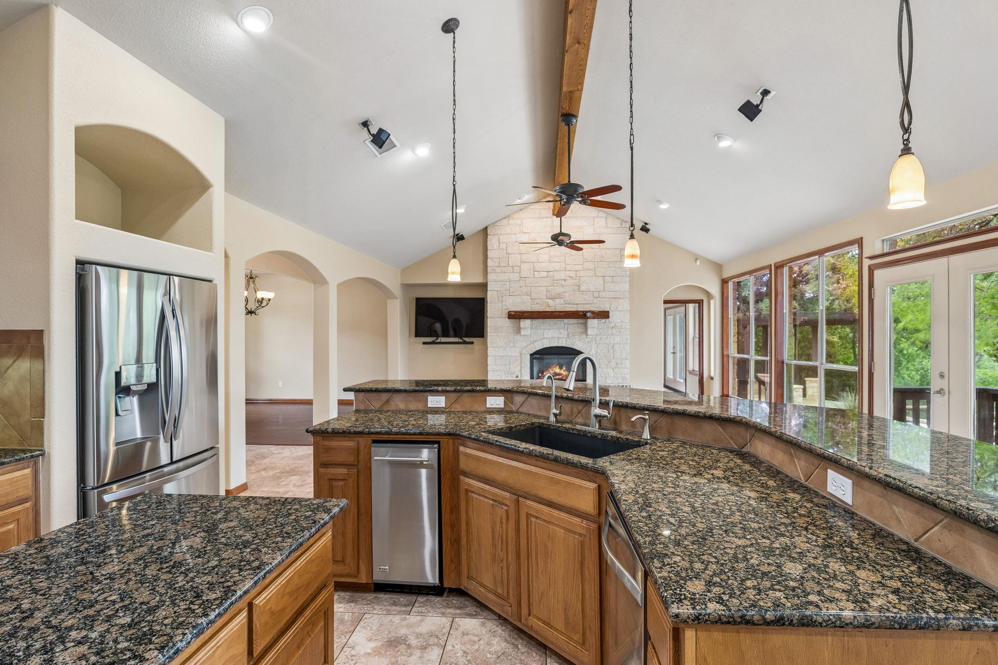 23621 Indian Divide Cv, Spicewood, TX 78669