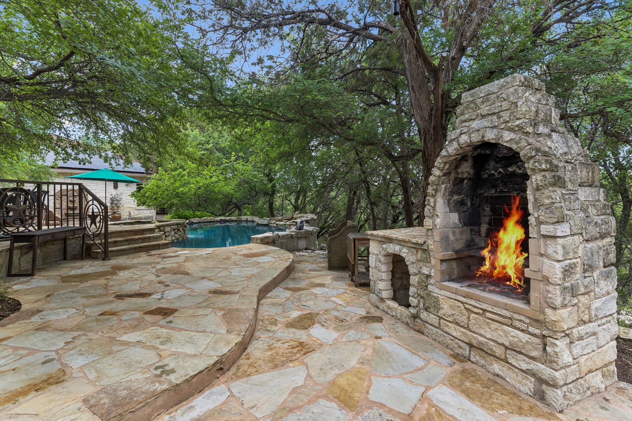 23621 Indian Divide Cv, Spicewood, TX 78669