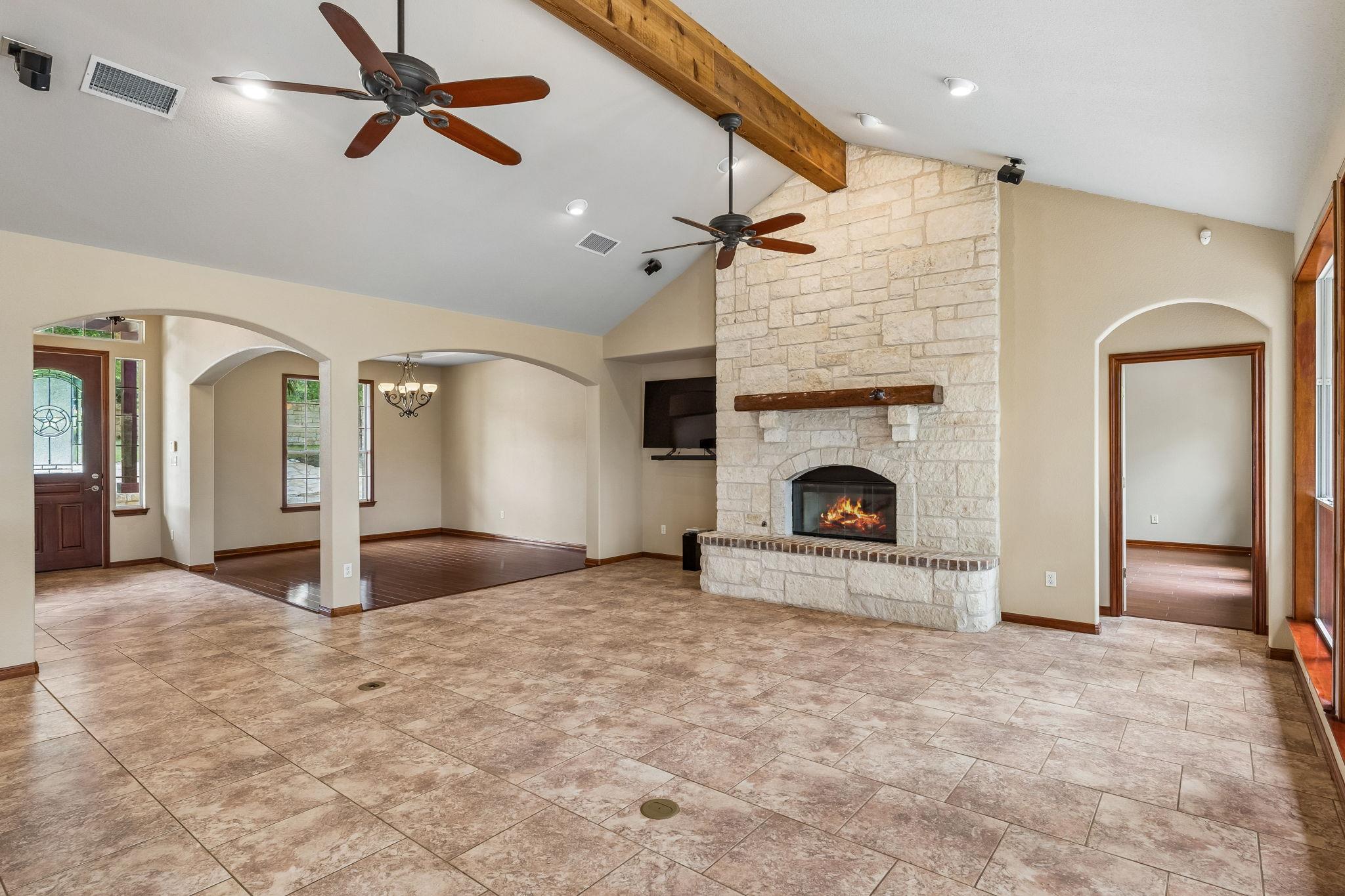 23621 Indian Divide Cv, Spicewood, TX 78669