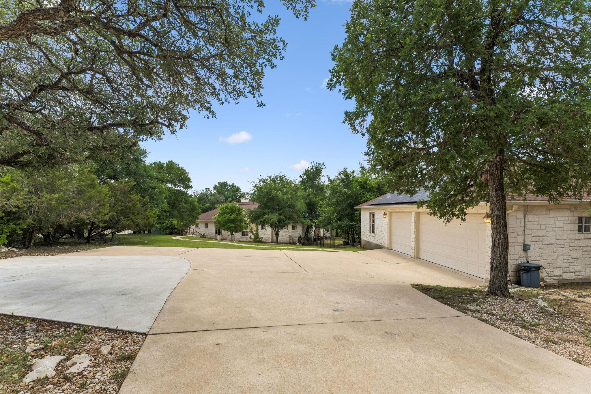 23621 Indian Divide Cv, Spicewood, TX 78669