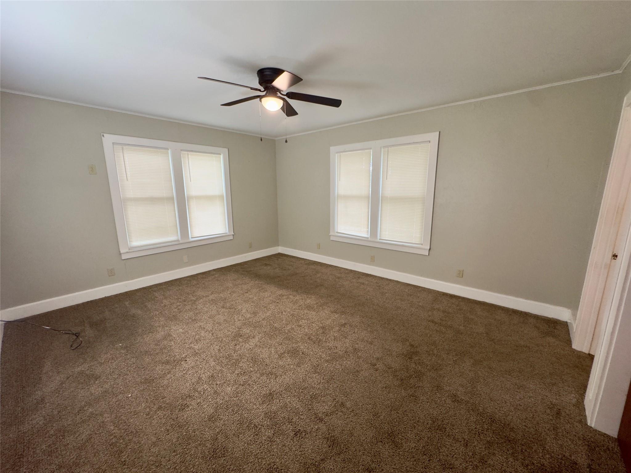 306 Bowie St, Luling, TX 78648