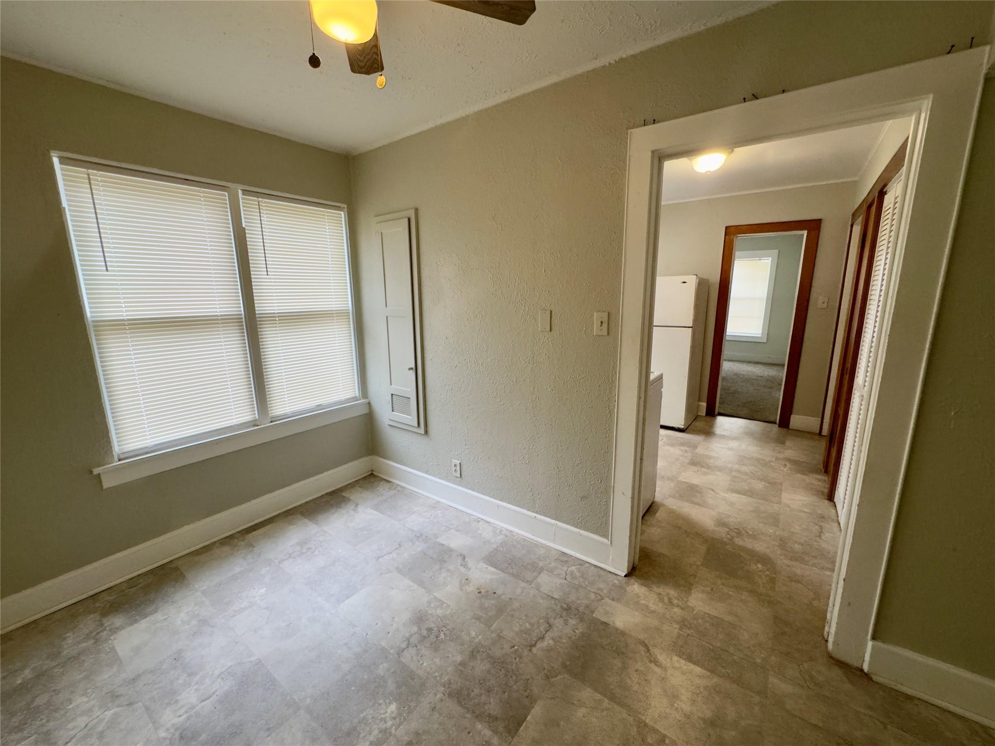 306 Bowie St, Luling, TX 78648