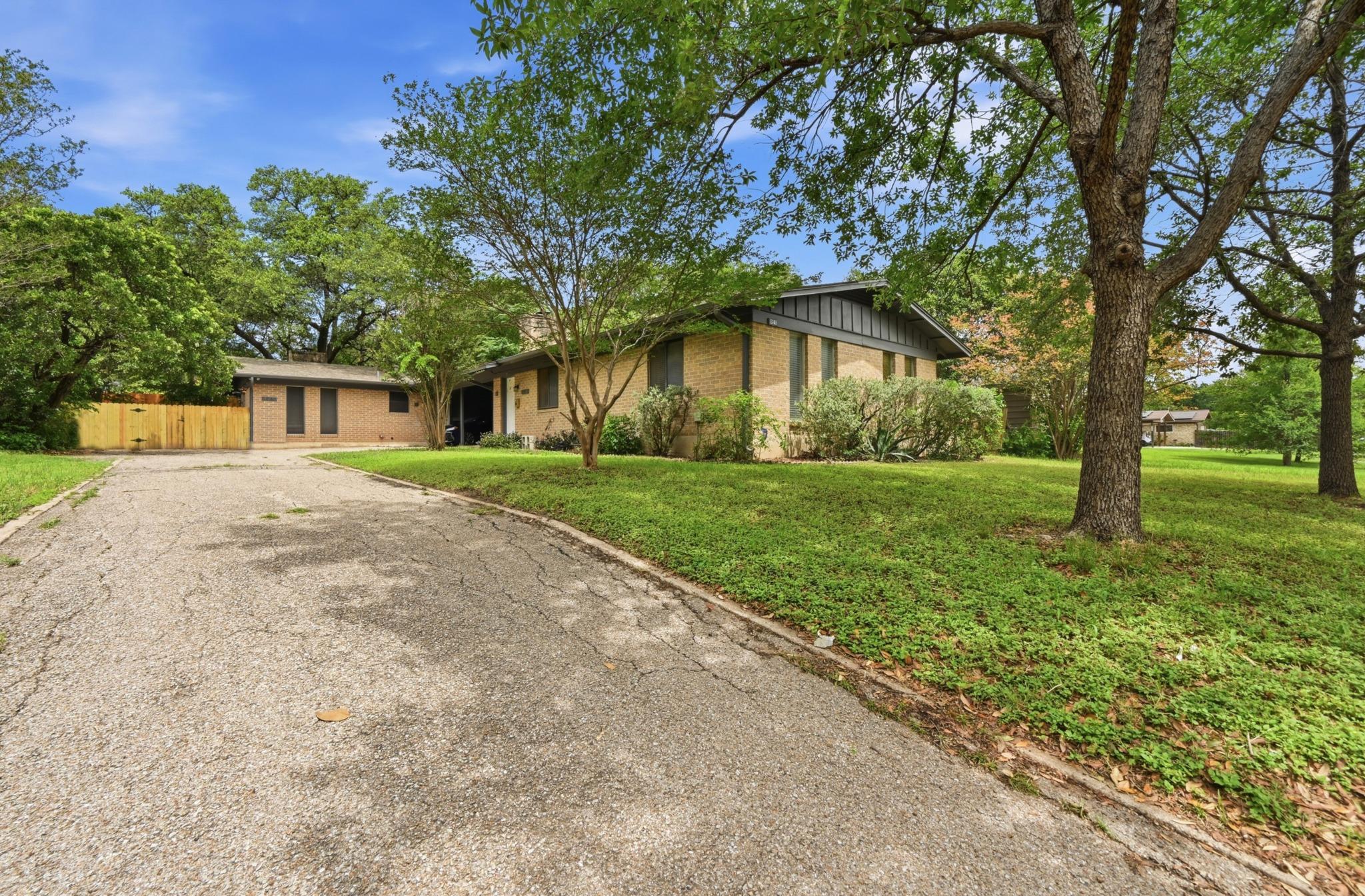 8910 Little Walnut # A, Austin, TX 78758