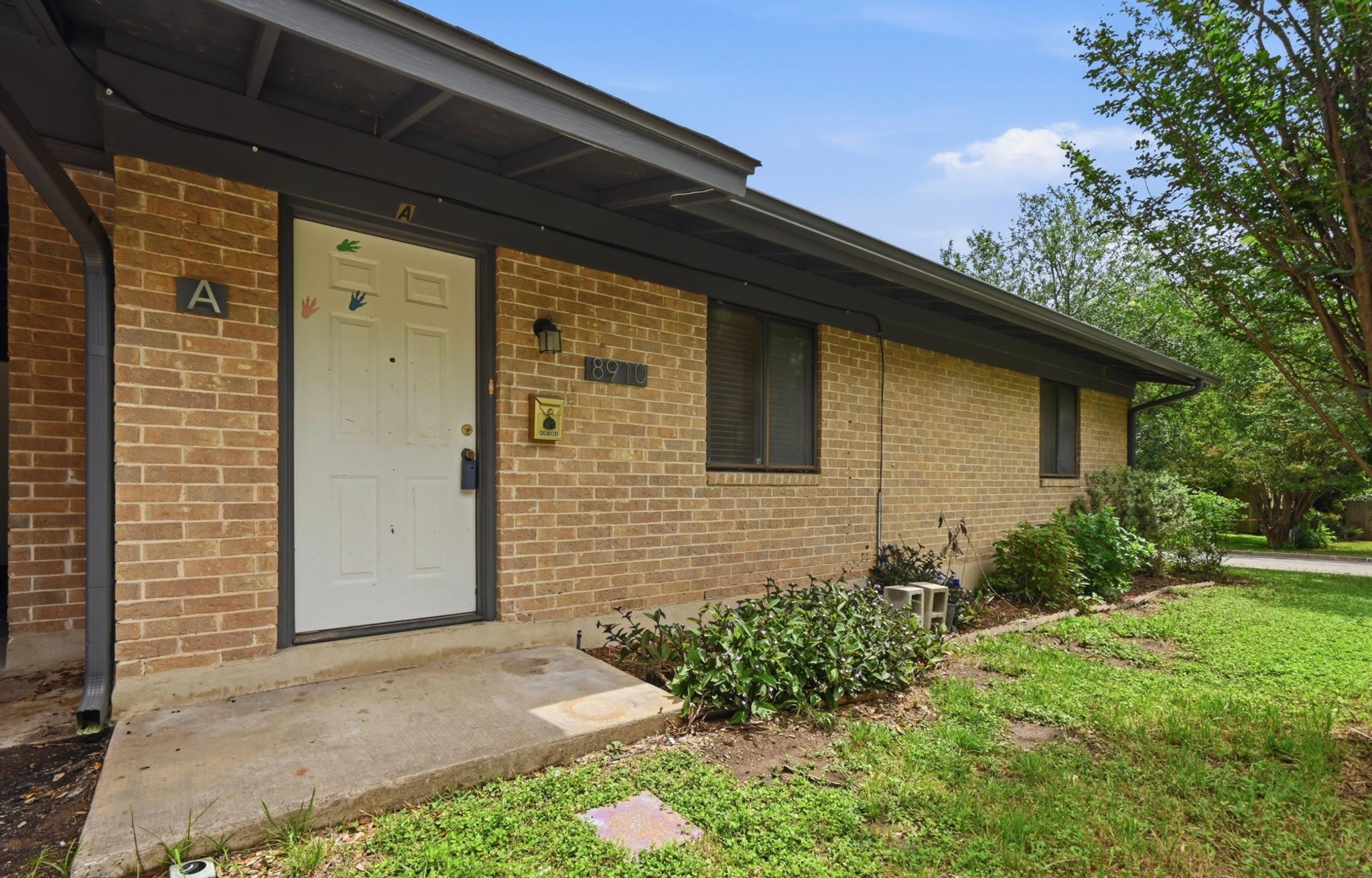 8910 Little Walnut # A, Austin, TX 78758