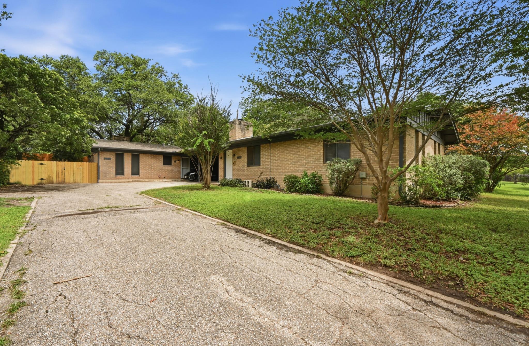 8910 Little Walnut # A, Austin, TX 78758