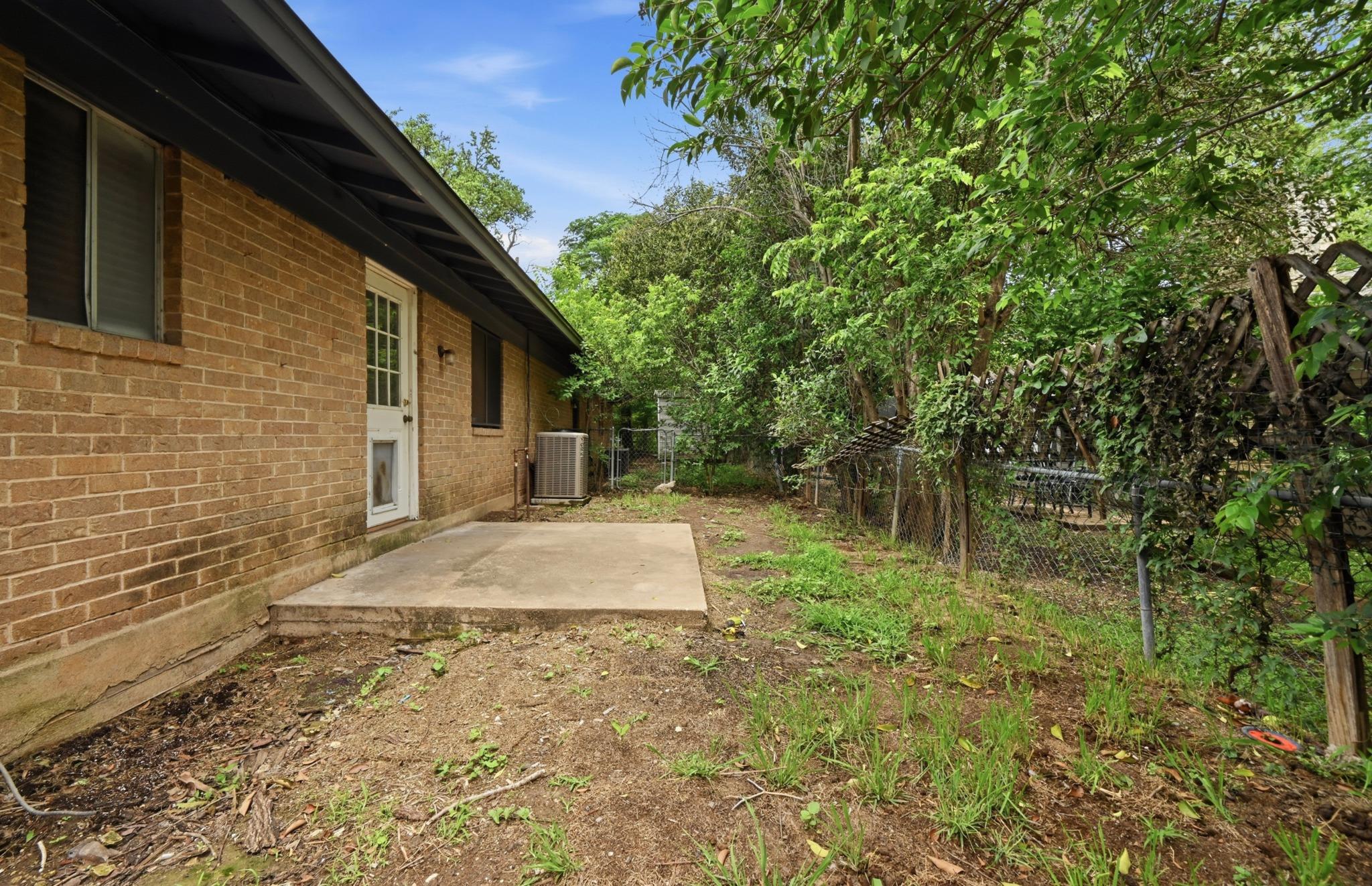 8910 Little Walnut # A, Austin, TX 78758