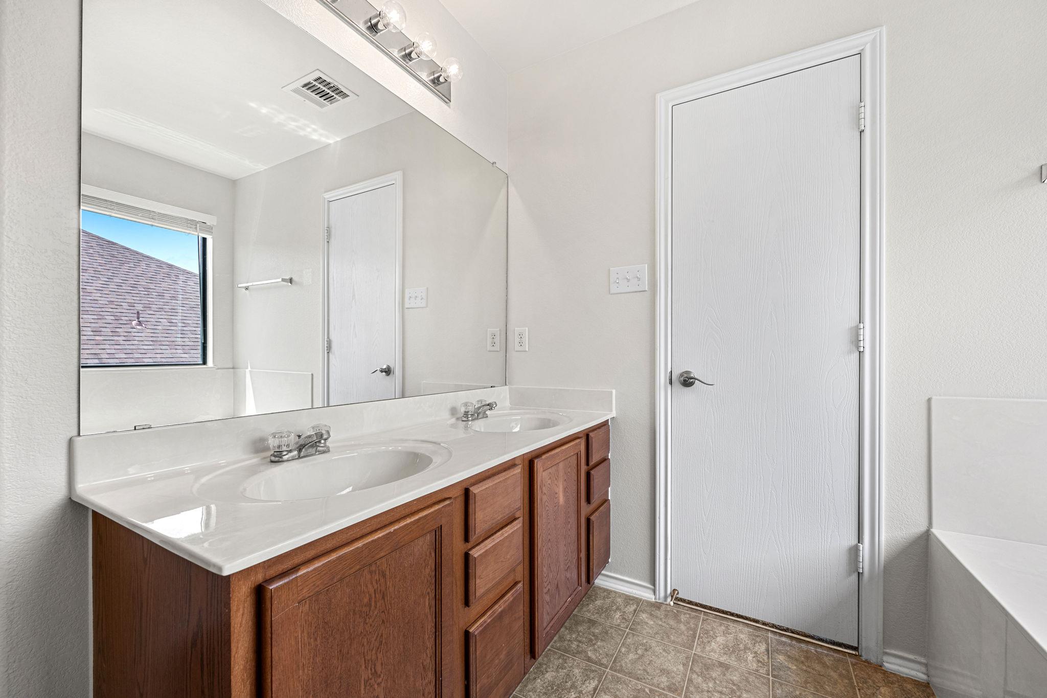821 Tumbleweed Trl, Temple, TX 76502