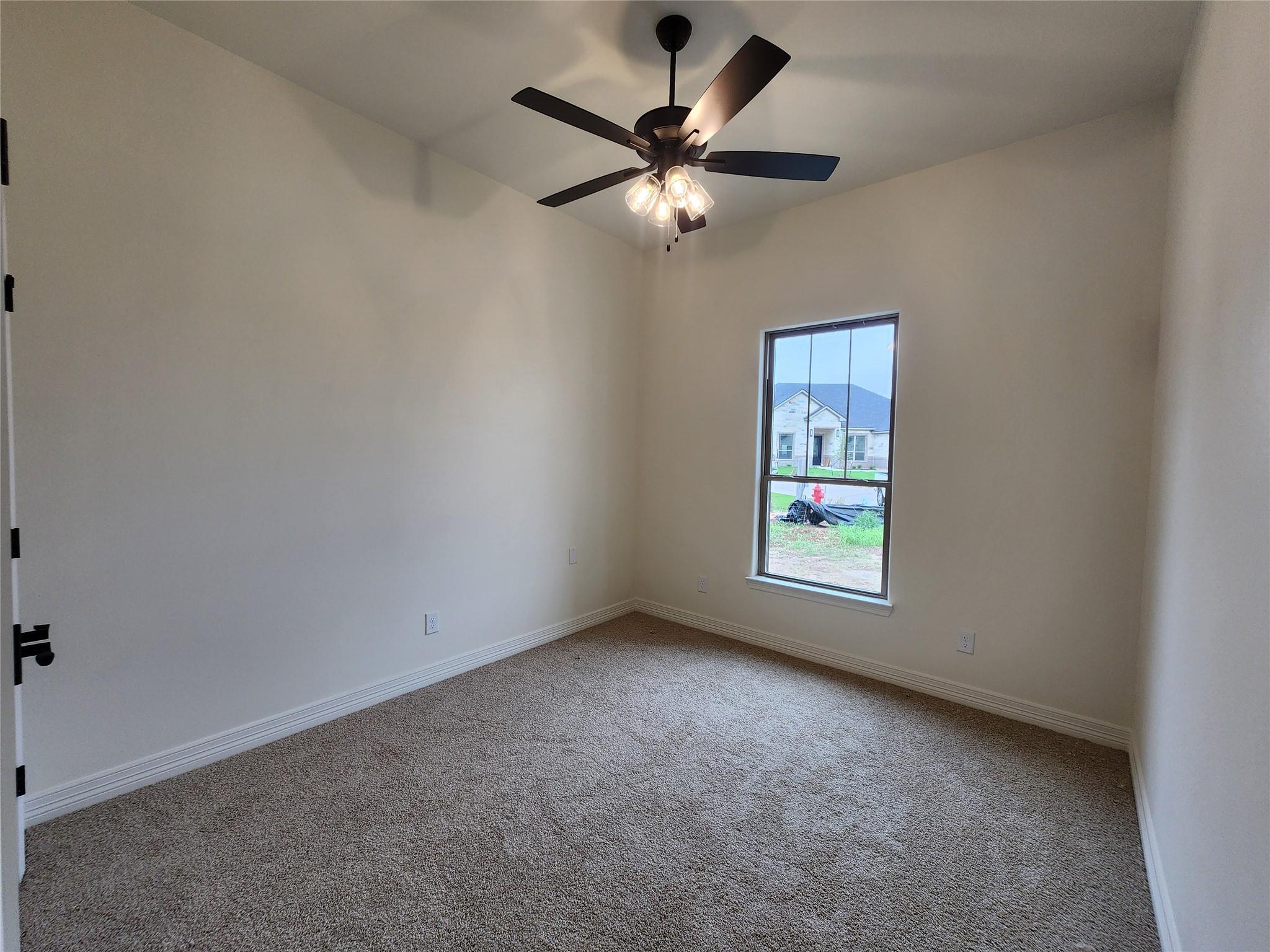 813 Golden Eagle Cv, Salado, TX 76571