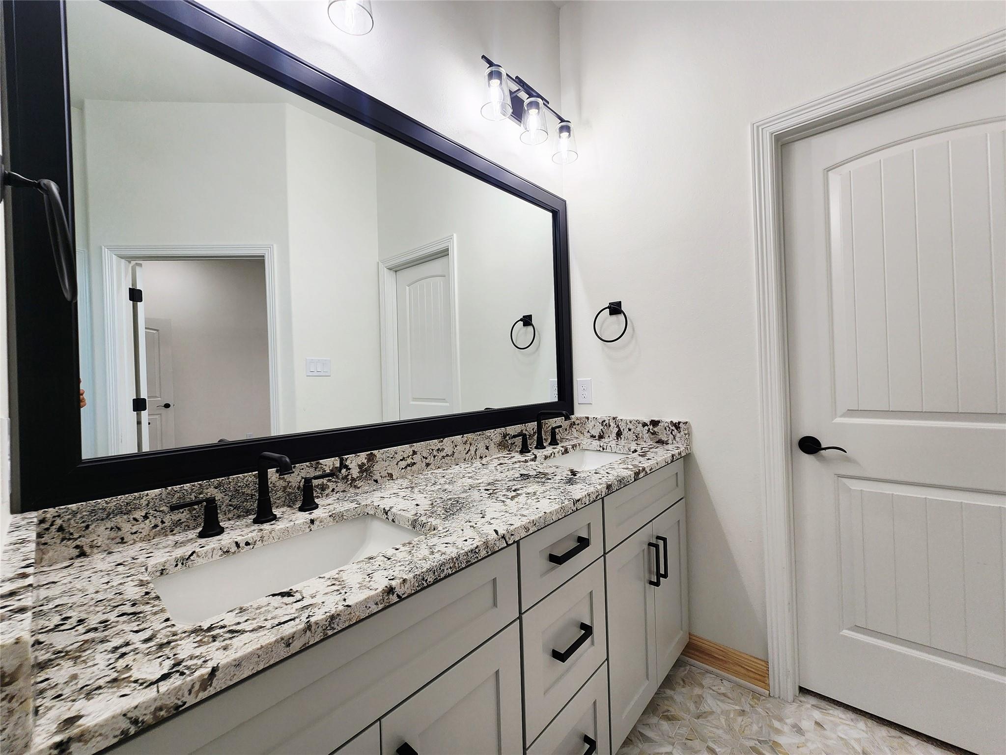 813 Golden Eagle Cv, Salado, TX 76571