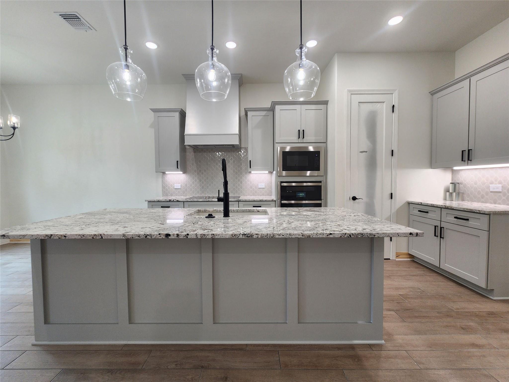 813 Golden Eagle Cv, Salado, TX 76571