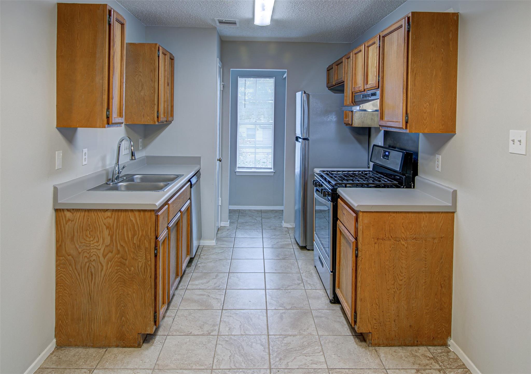 8116 West Gate Blvd # B, Austin, TX 78745
