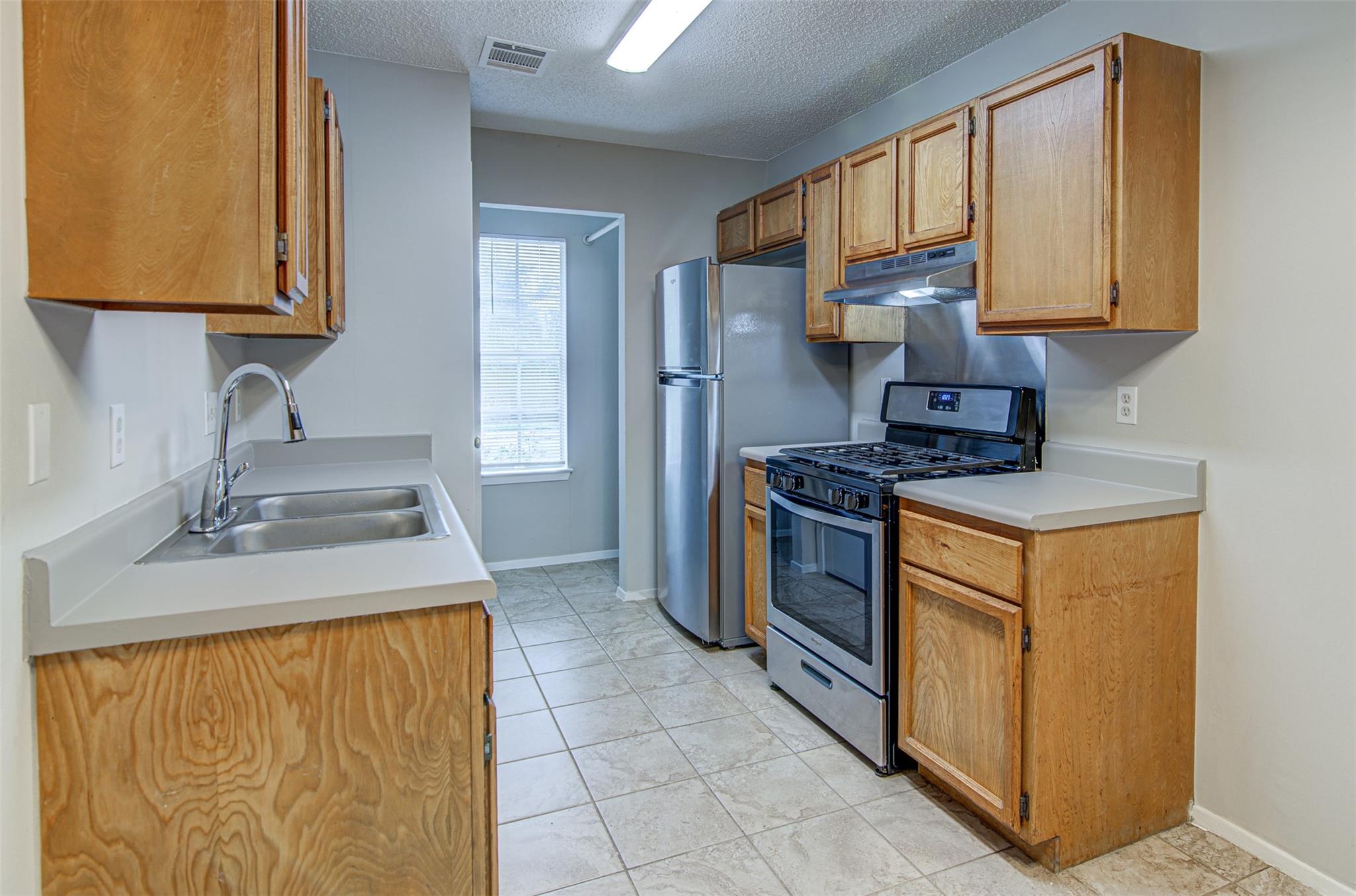 8116 West Gate Blvd # B, Austin, TX 78745