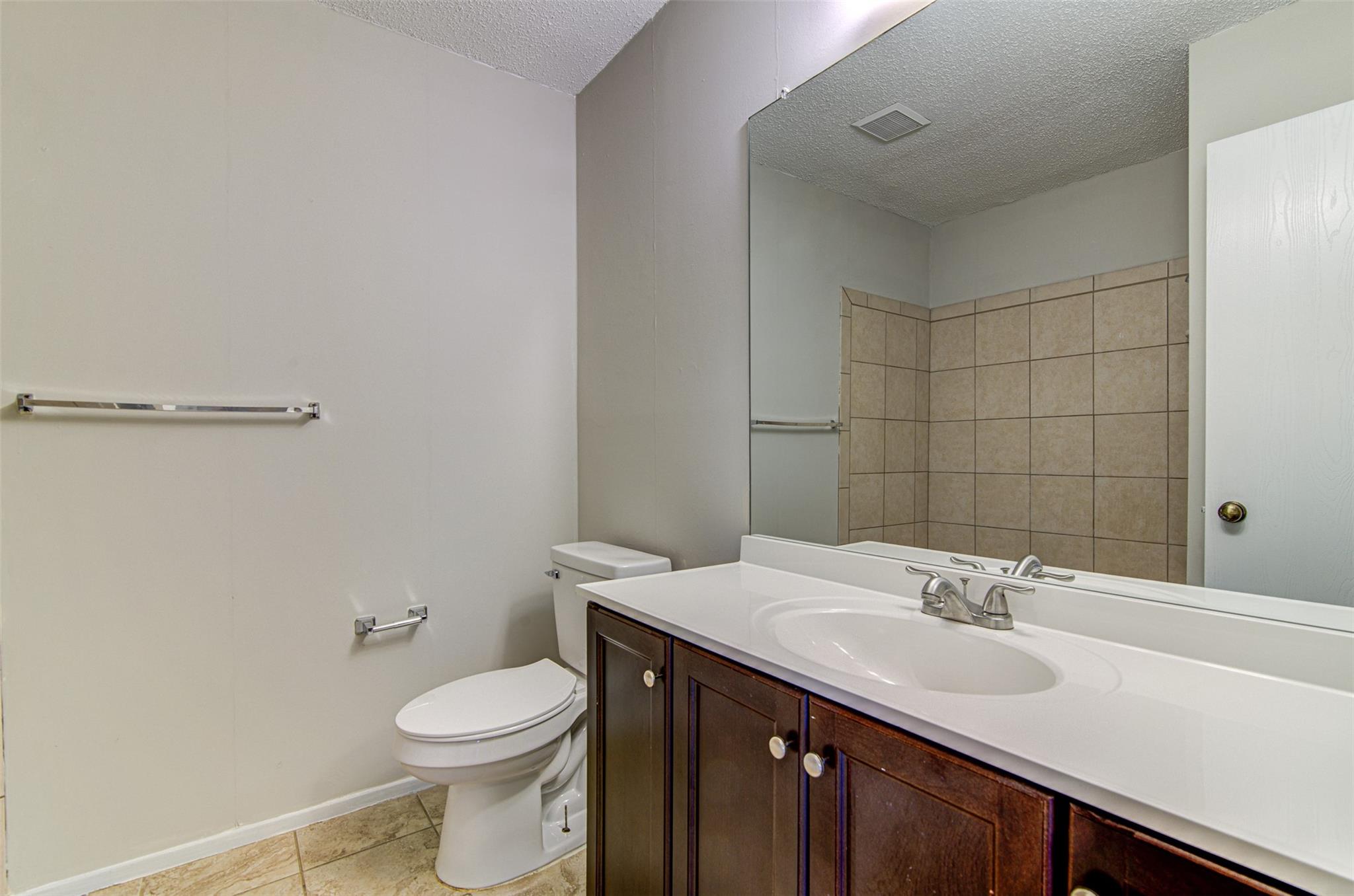 8116 West Gate Blvd # B, Austin, TX 78745