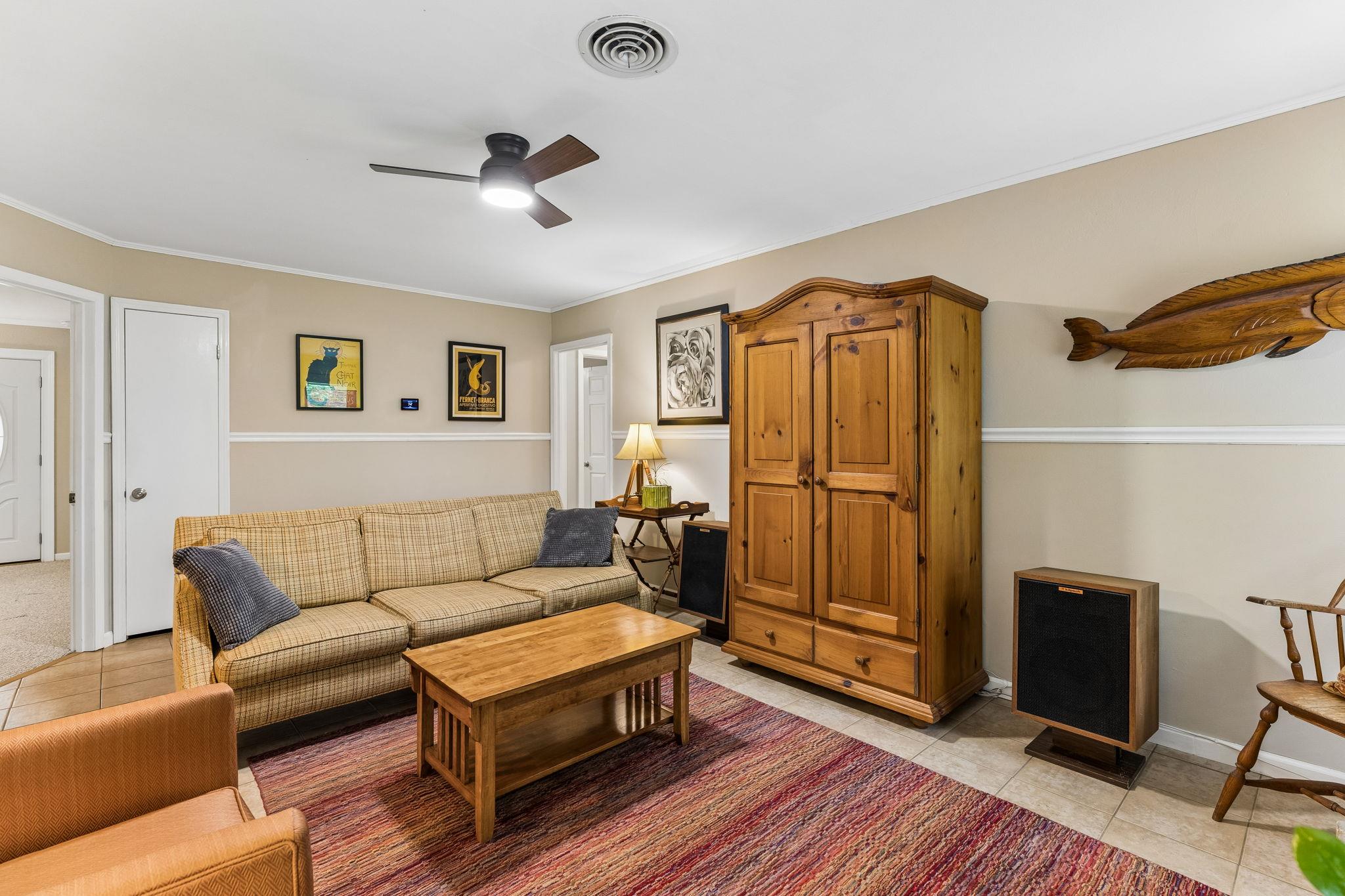 6902 Notre Dame Dr, Austin, TX 78723