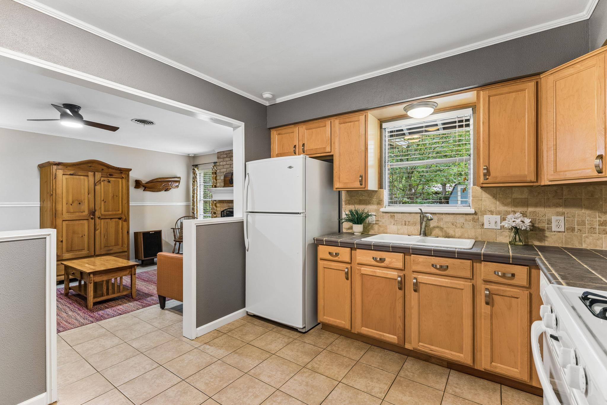 6902 Notre Dame Dr, Austin, TX 78723