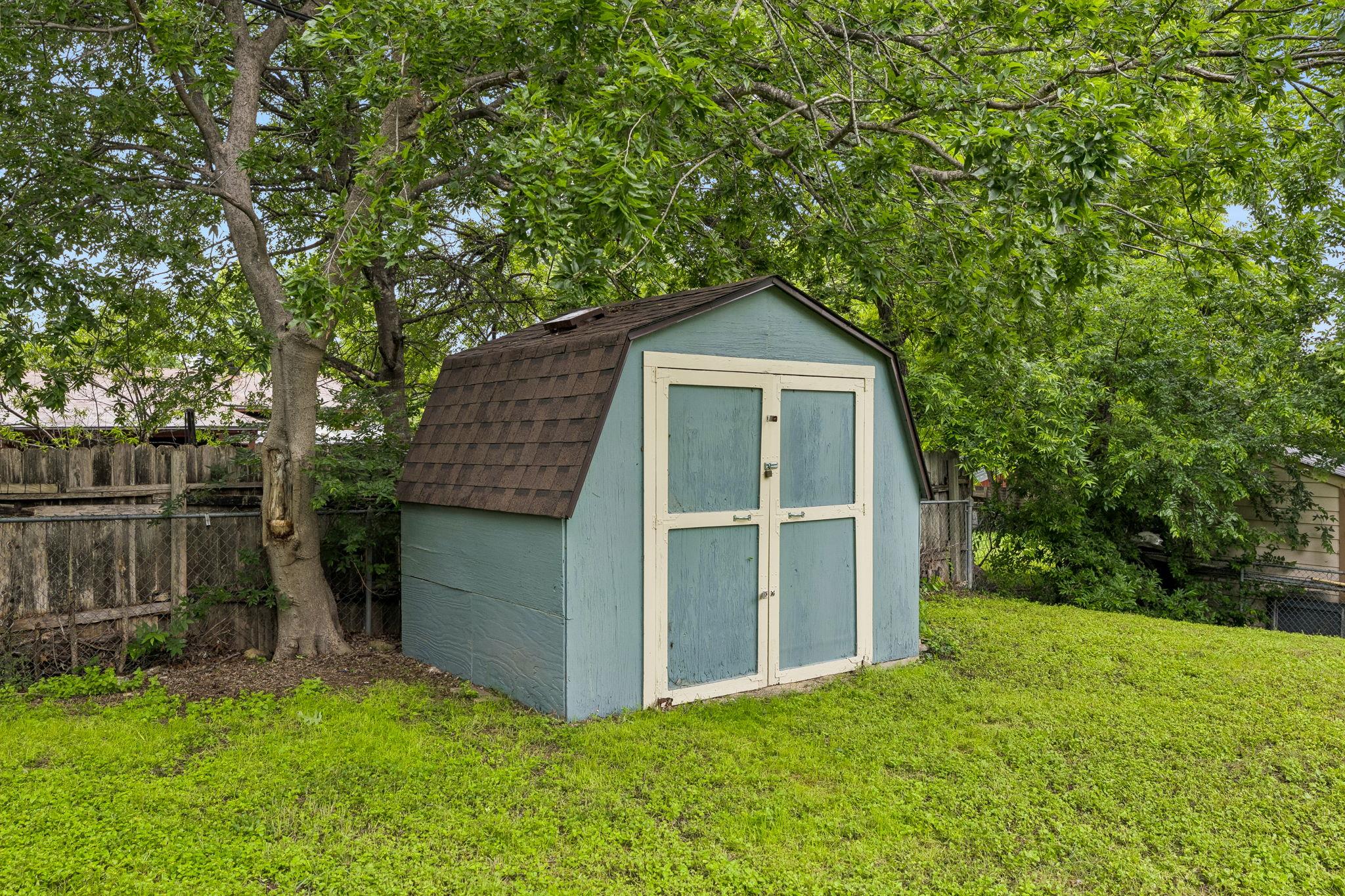 6902 Notre Dame Dr, Austin, TX 78723