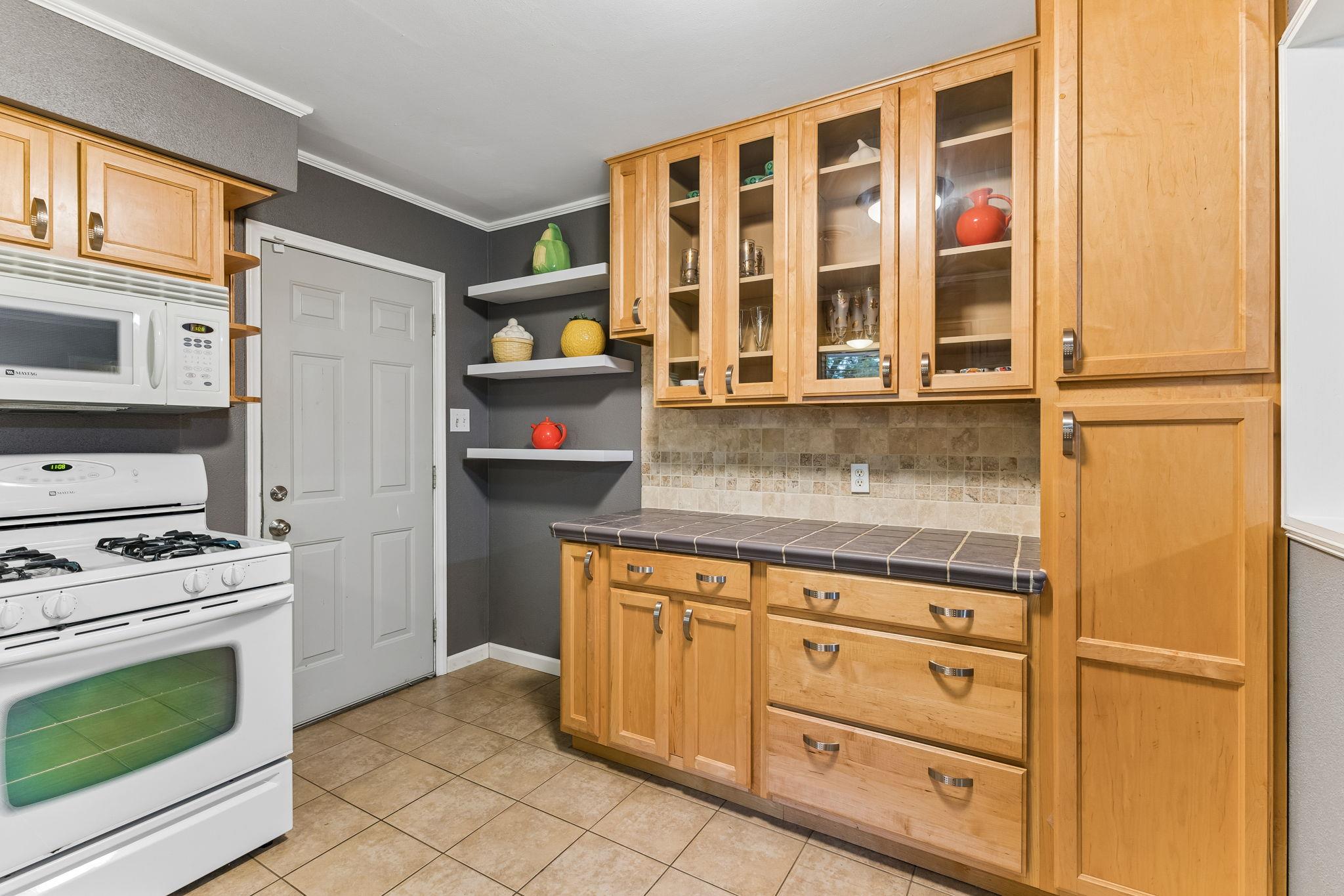 6902 Notre Dame Dr, Austin, TX 78723