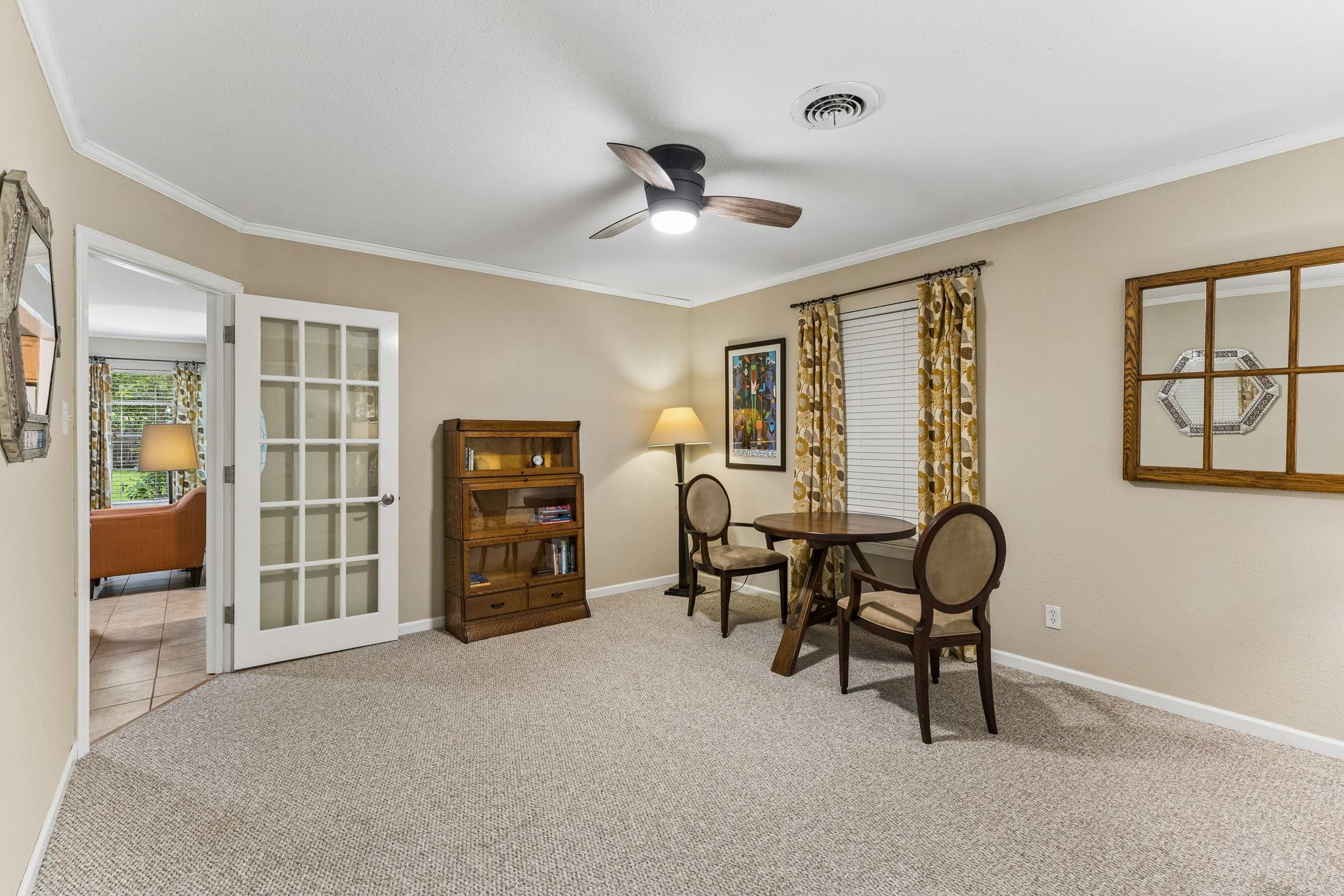 6902 Notre Dame Dr, Austin, TX 78723