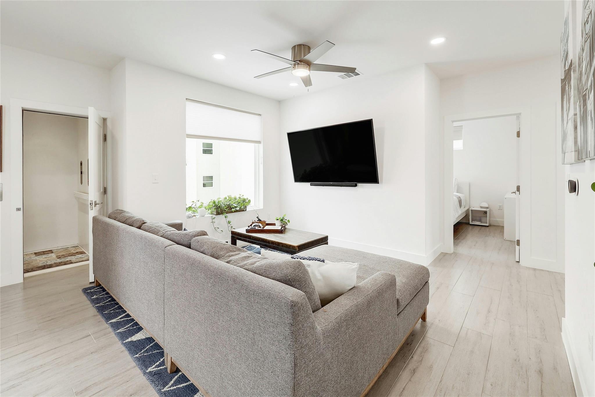 4300 Mansfield Dam Ct # 821, Austin, TX 78734