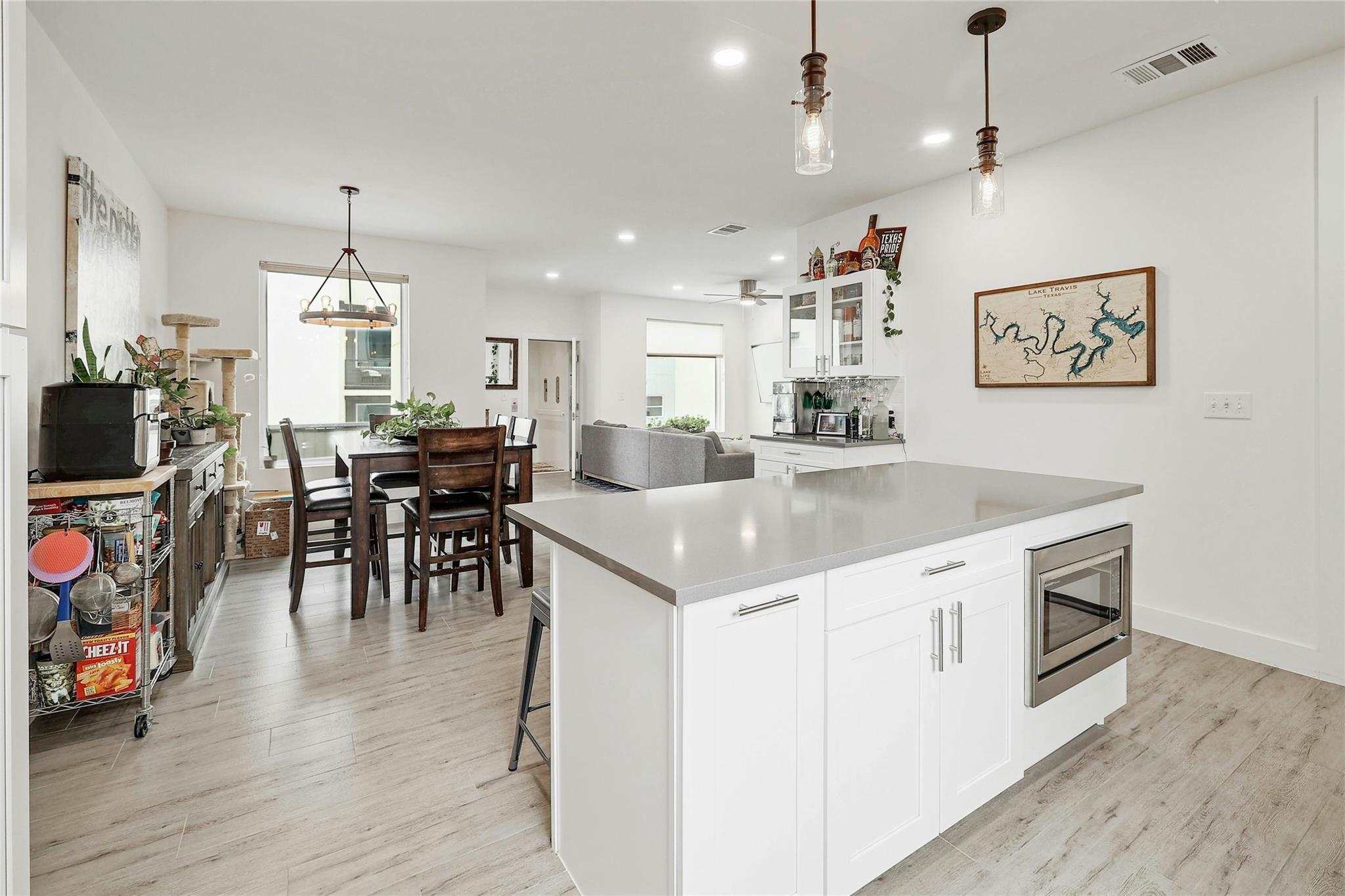 4300 Mansfield Dam Ct # 821, Austin, TX 78734
