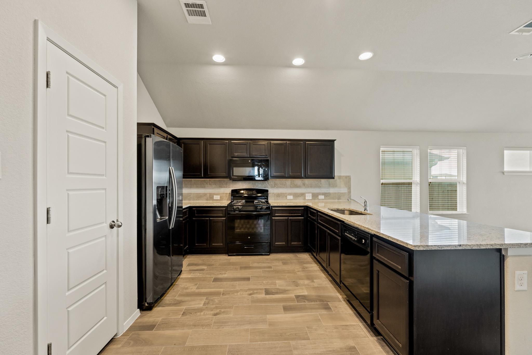 7920 Castelardo Pl # 50, Round Rock, TX 78665