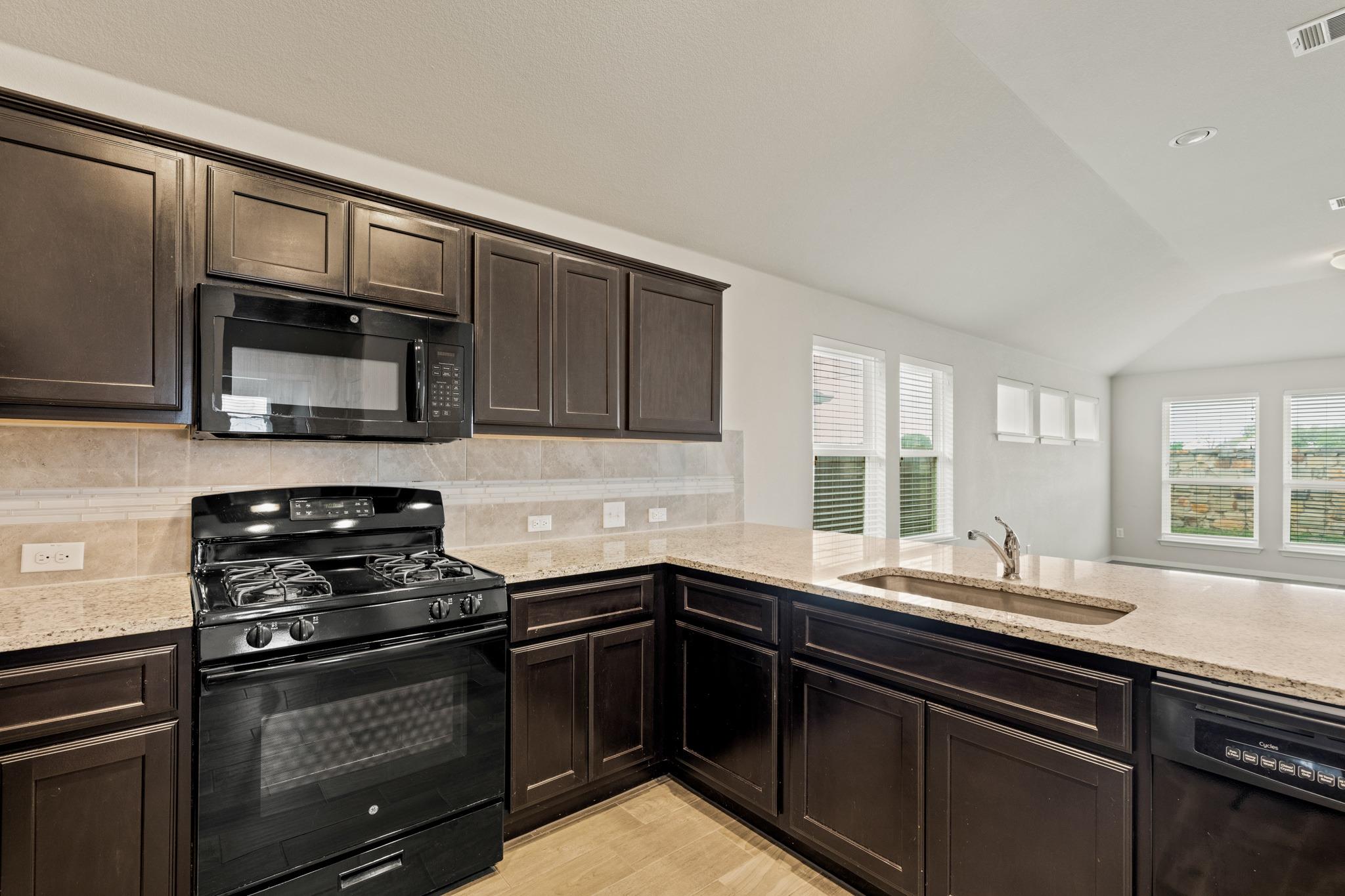 7920 Castelardo Pl # 50, Round Rock, TX 78665